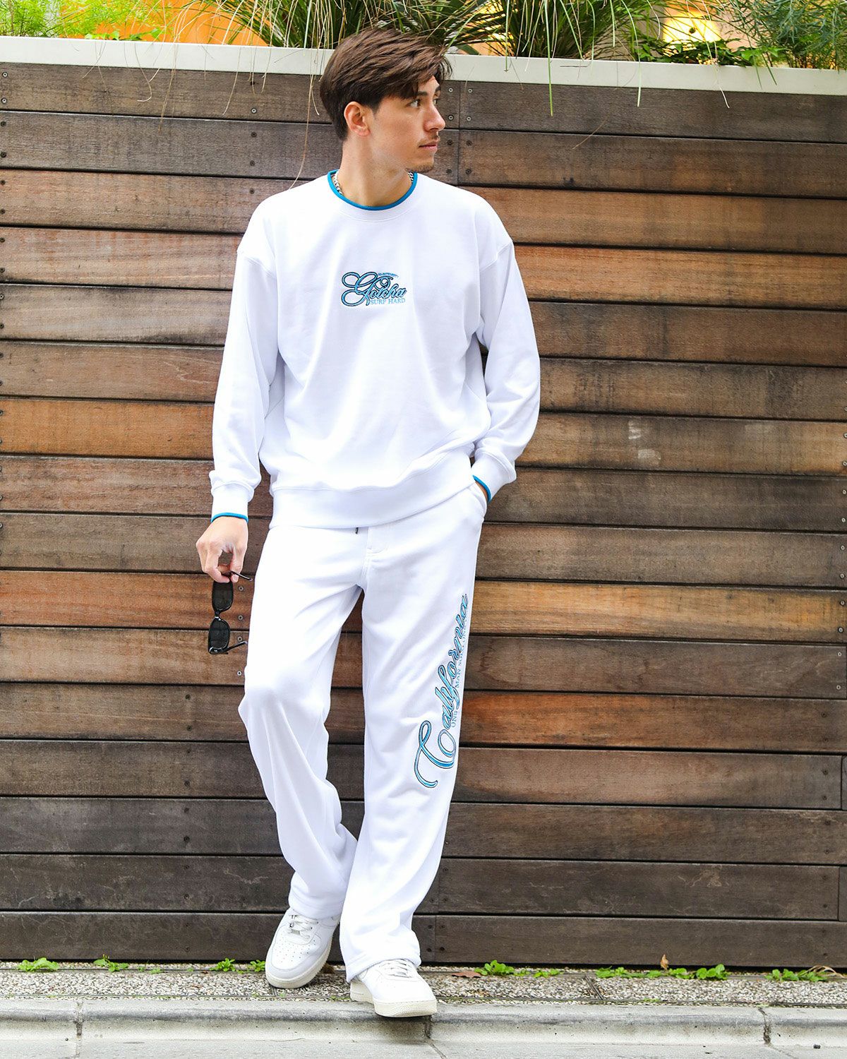 ホワイト：180cm/70kg(Lサイズ着用)