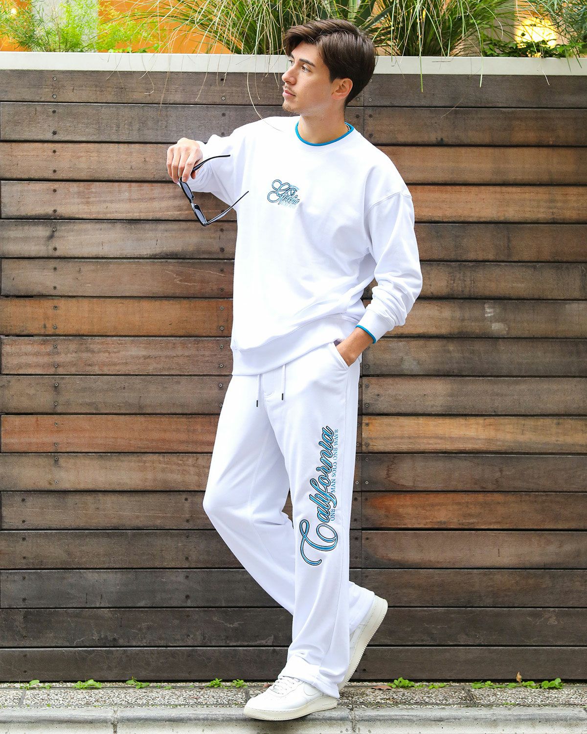 ホワイト：180cm/70kg(Lサイズ着用)