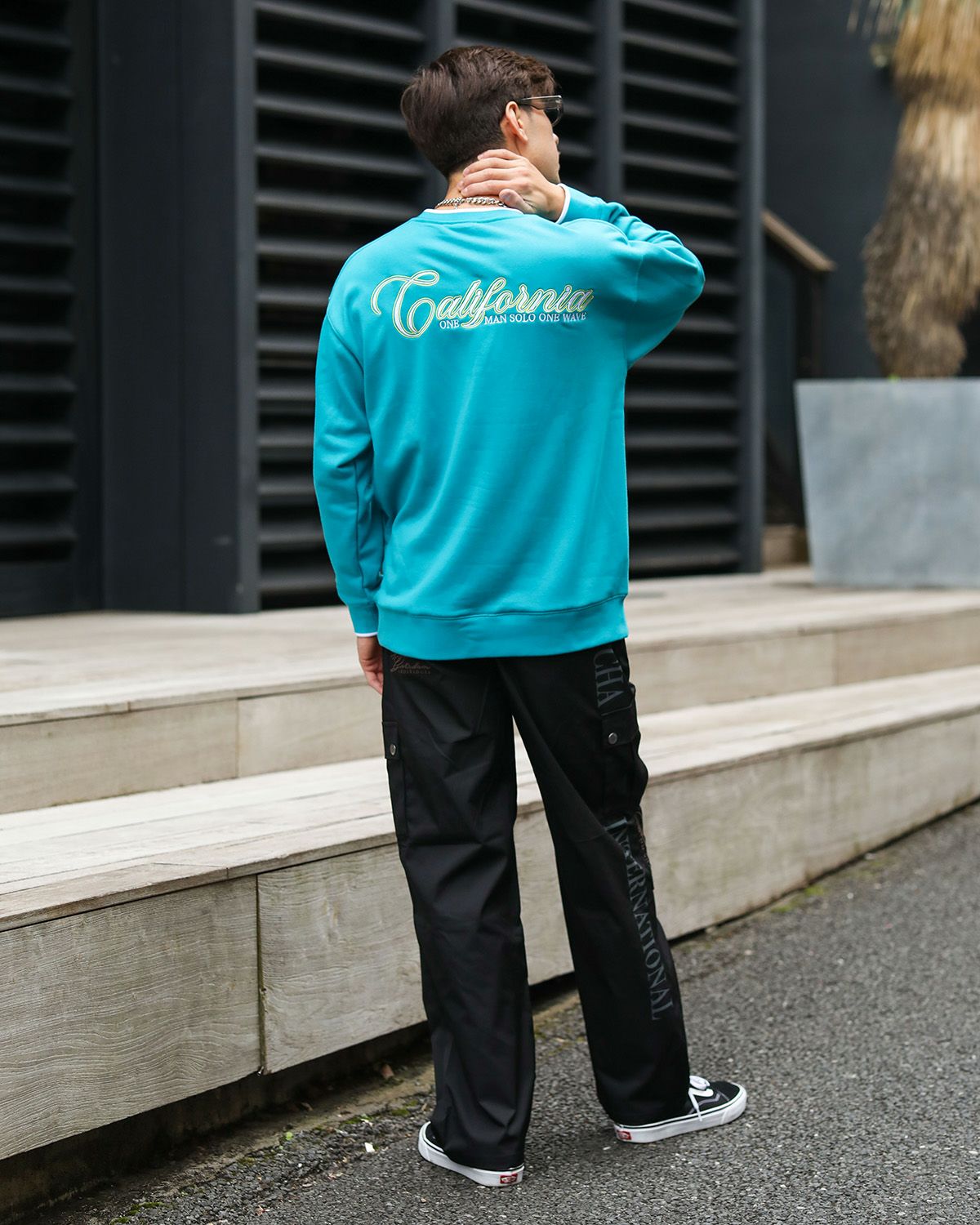 ターコイズ：180cm/70kg(Lサイズ着用)