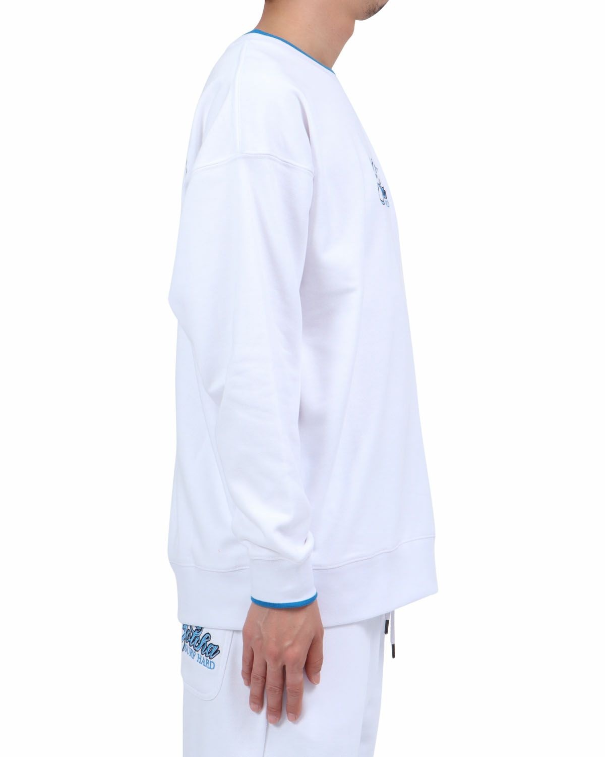 ホワイト：174cm62kg(Lサイズ着用)