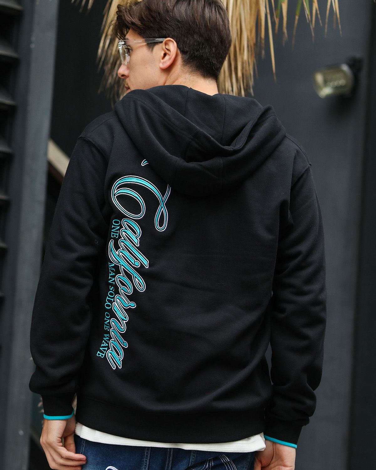 ブラック：180cm/70kg(Lサイズ着用)