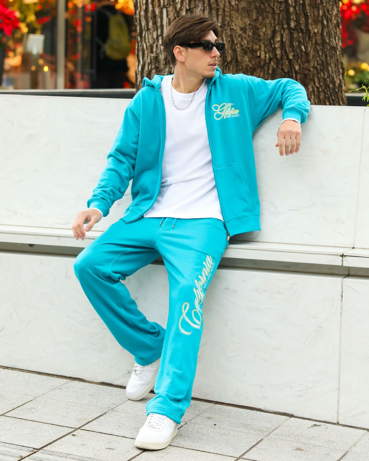 ターコイズ：180cm/70kg(Lサイズ着用)