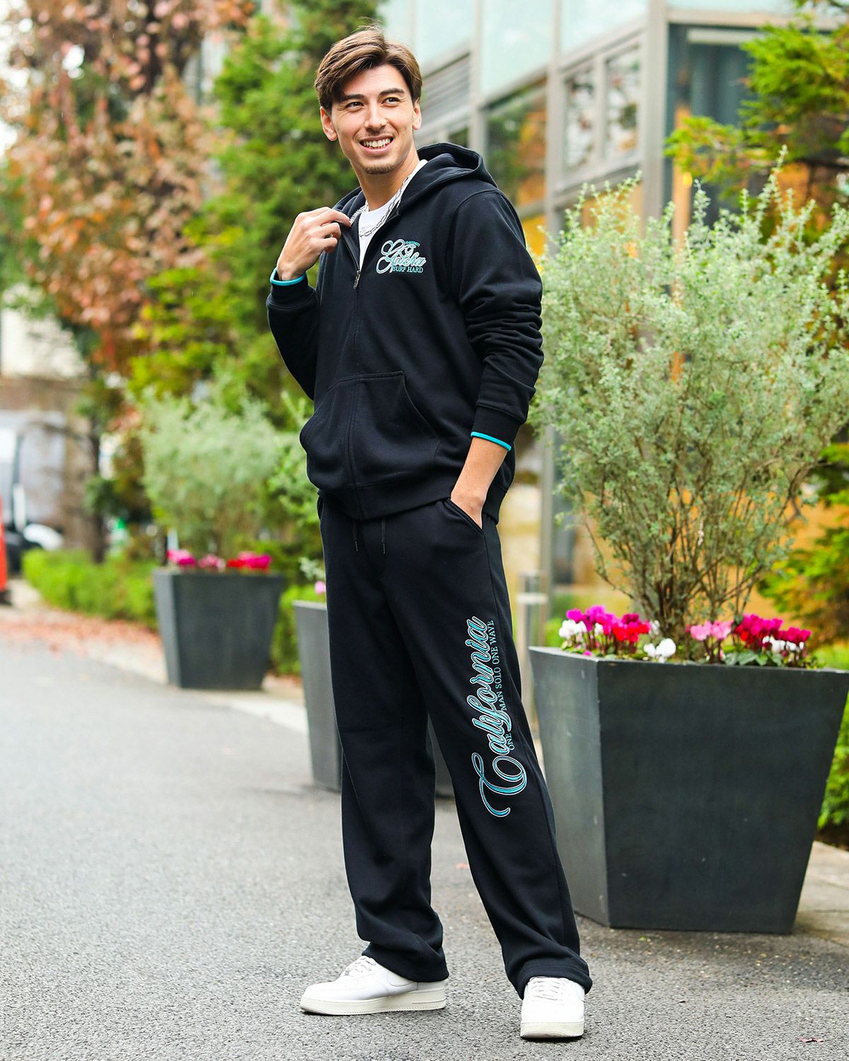 ブラック：180cm/70kg(Lサイズ着用)