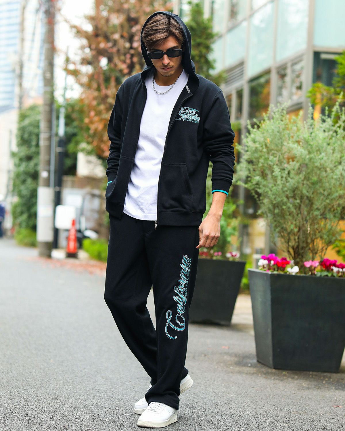 ブラック：180cm/70kg(Lサイズ着用)