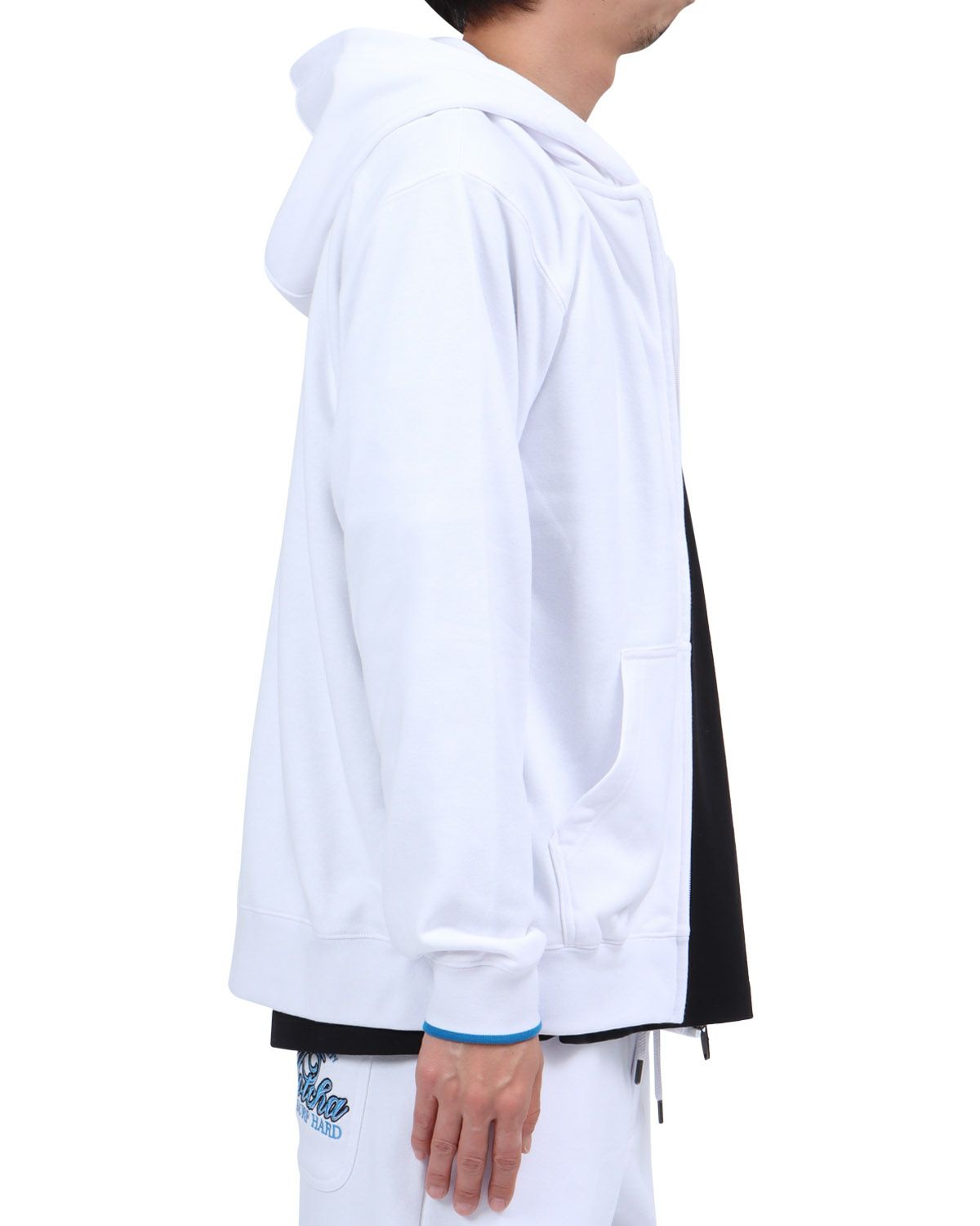 ホワイト：174cm62kg(Lサイズ着用)