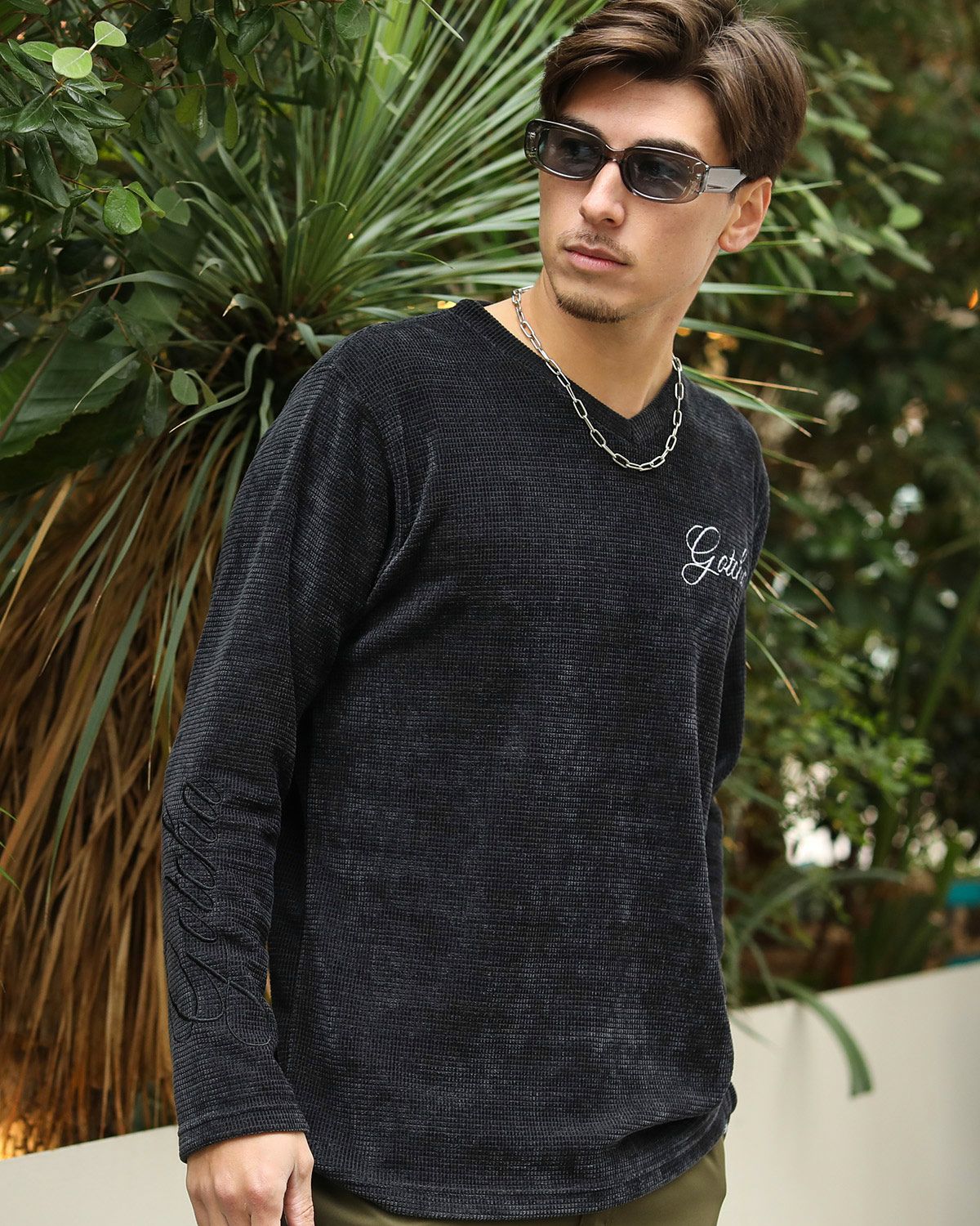 チャコール：180cm/70kg(Lサイズ着用)