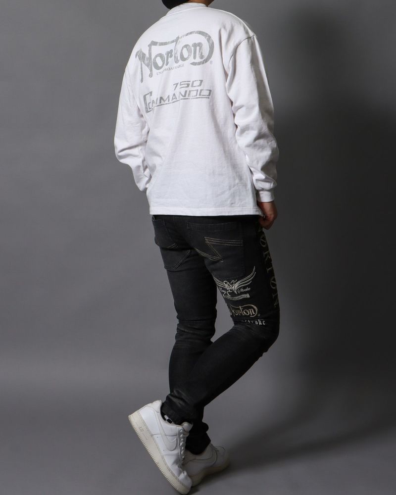 ホワイト：178cm/75kg(Lサイズ着用）