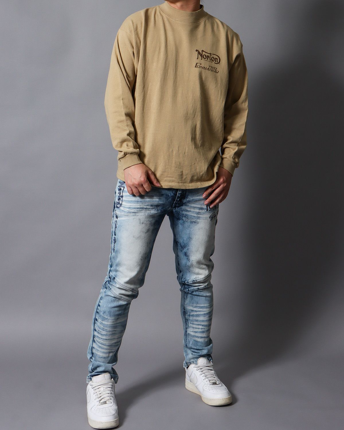 ベージュ：178cm/75kg(Lサイズ着用）