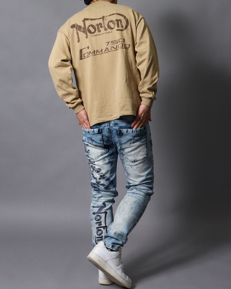 ベージュ：178cm/75kg(Lサイズ着用）