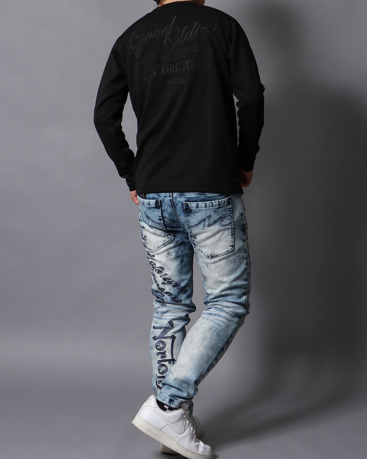 ブラック：178cm/75kg(Lサイズ着用）