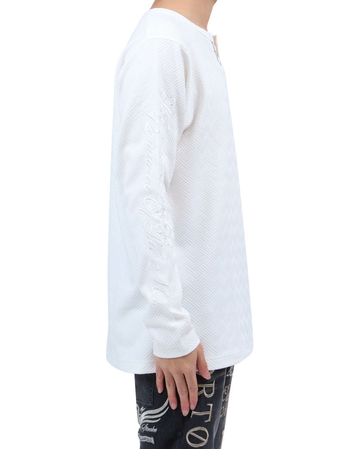 ホワイト：173cm63kg(Lサイズ着用)