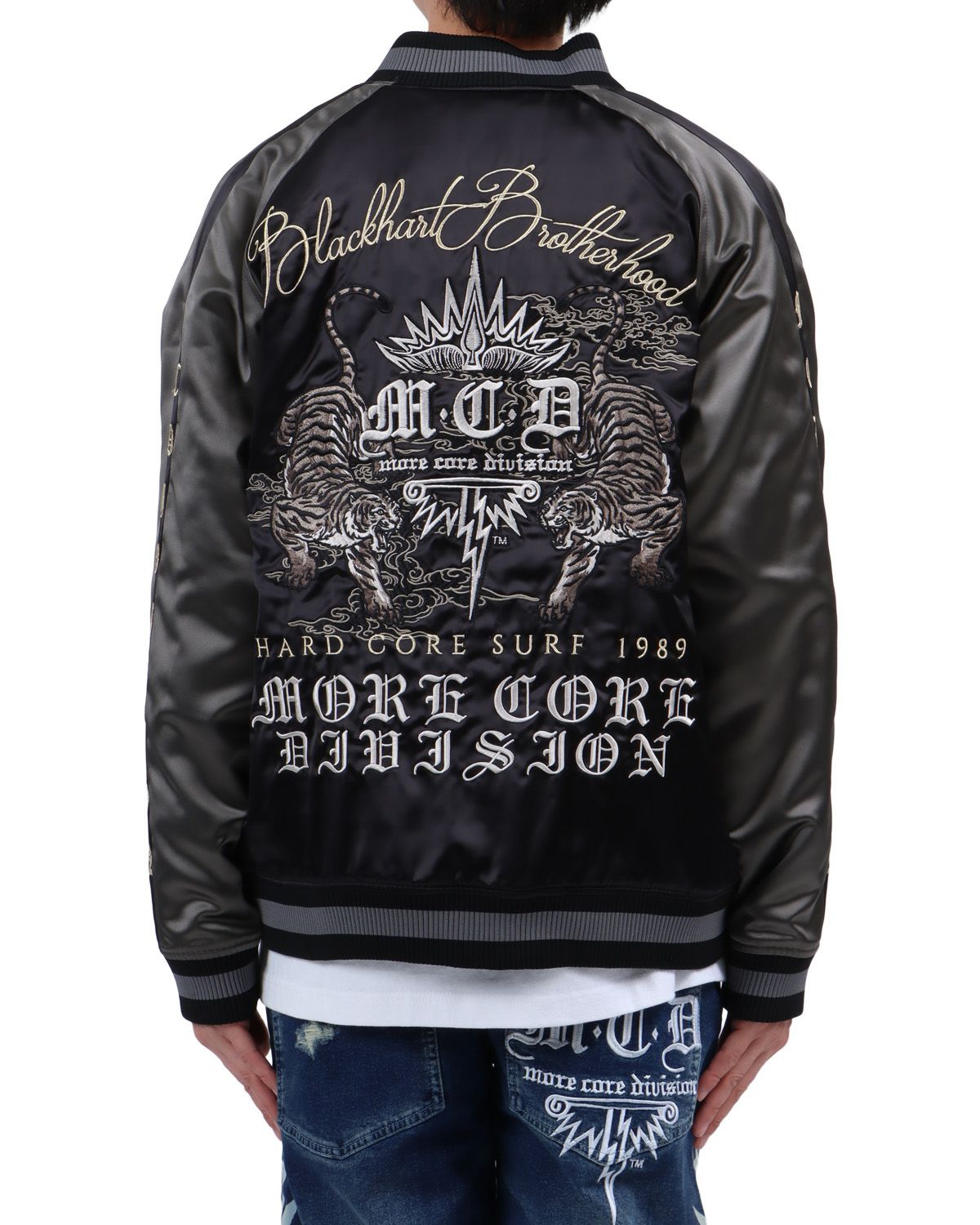 ブラック：174cm62kg(Lサイズ着用)