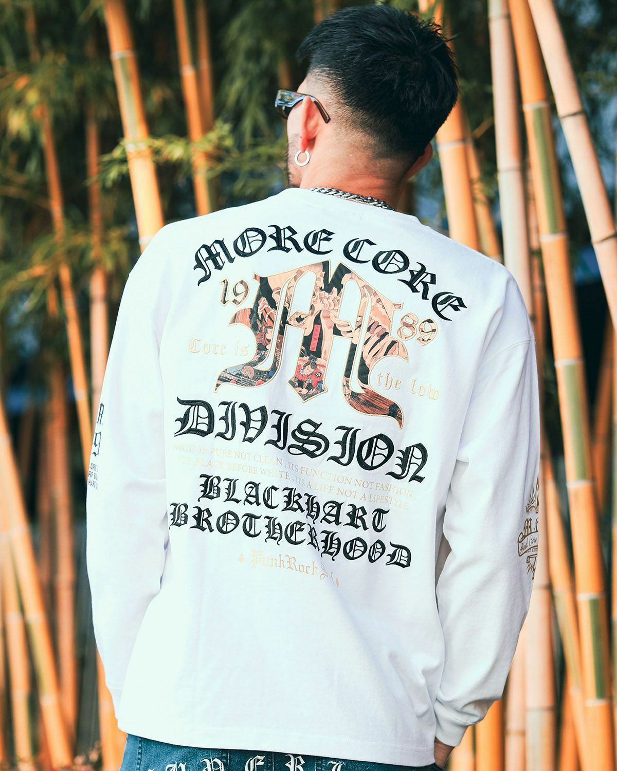 ホワイト:183cm(Lサイズ着用)