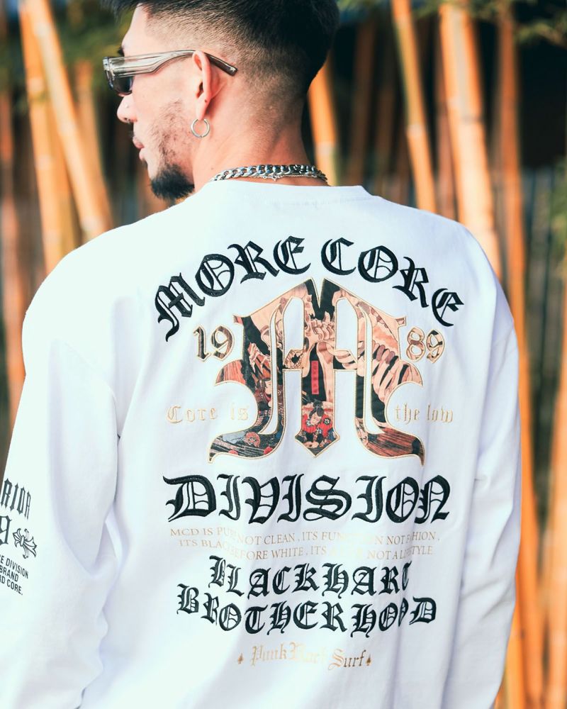 ホワイト:183cm(Lサイズ着用)