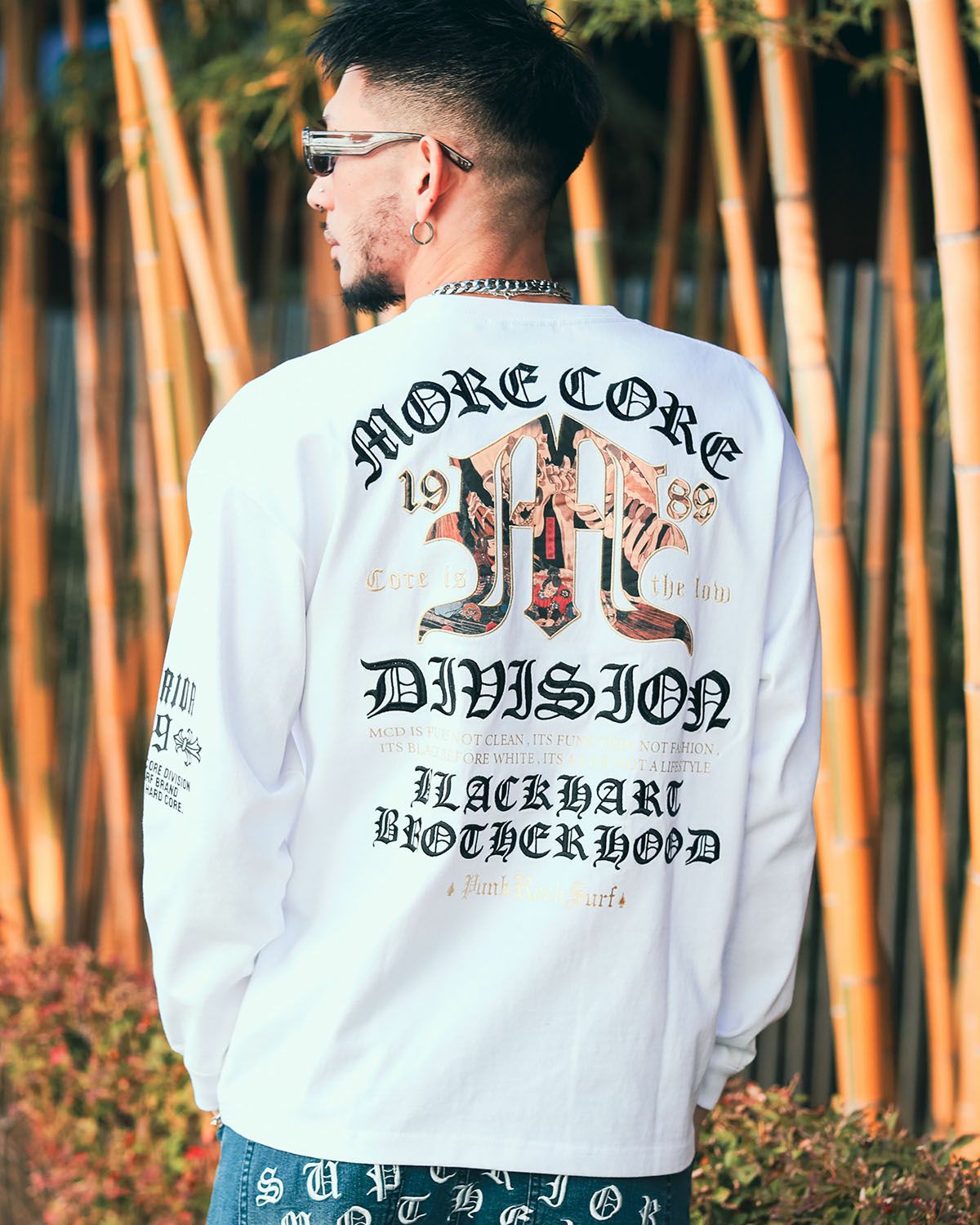 ホワイト:183cm(Lサイズ着用)