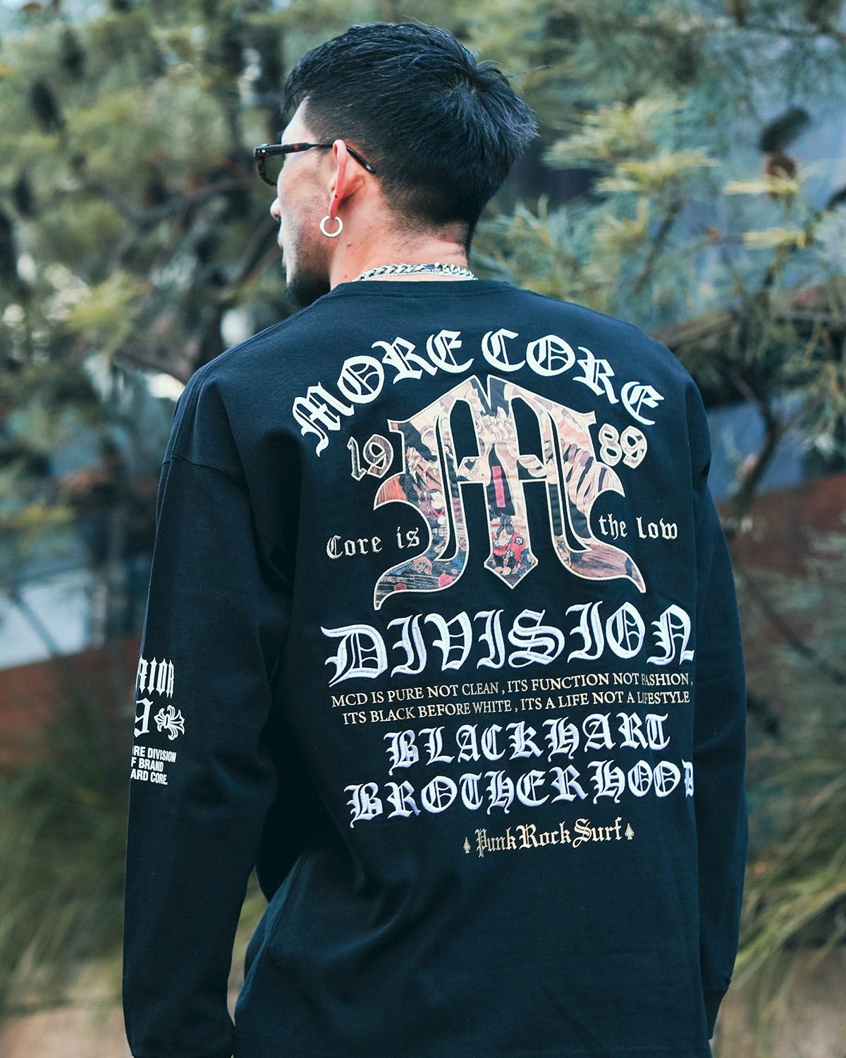 ブラック:183cm(XLサイズ着用)