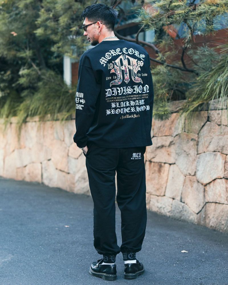 ブラック:183cm(XLサイズ着用)