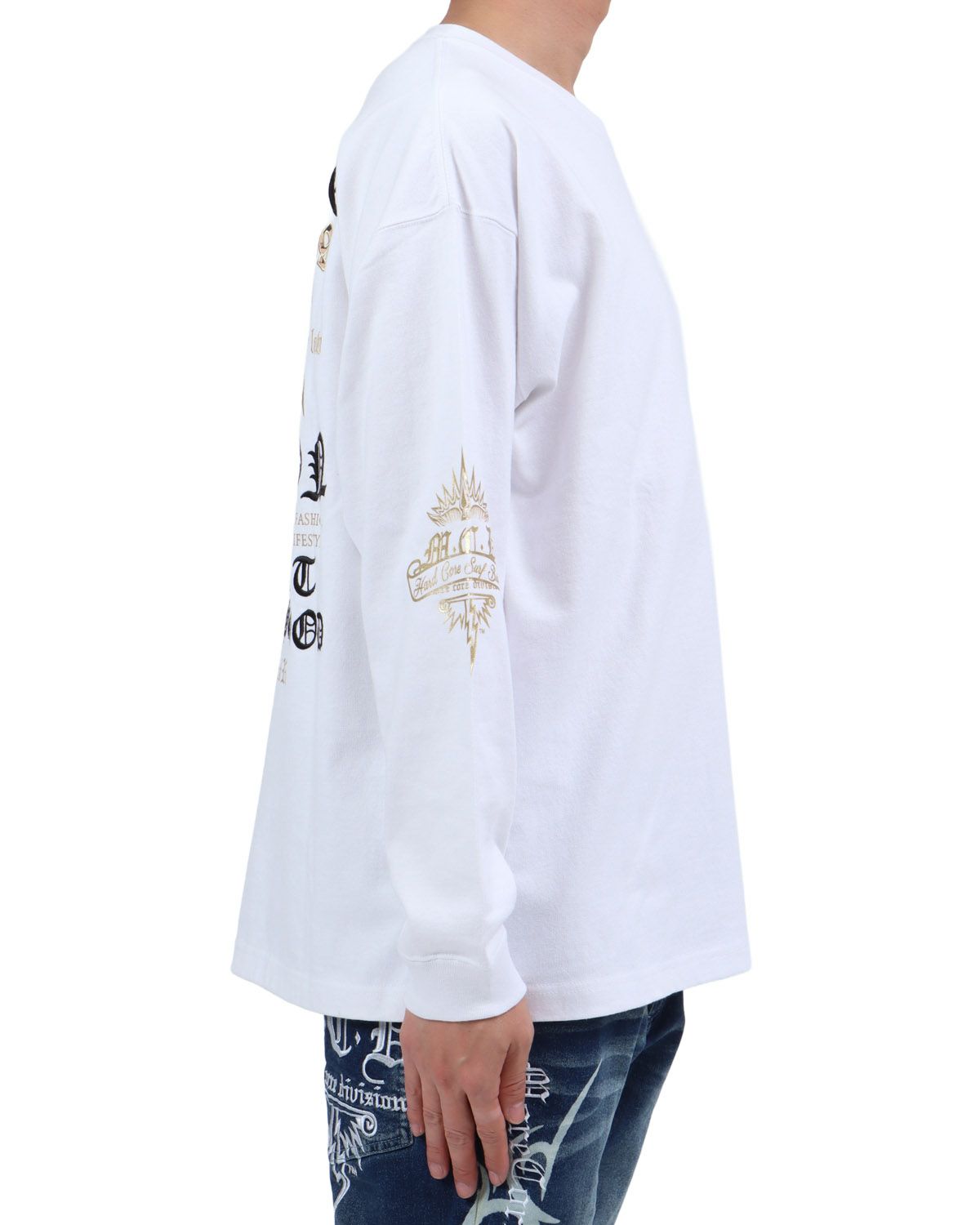 ホワイト：174cm62kg(Lサイズ着用)