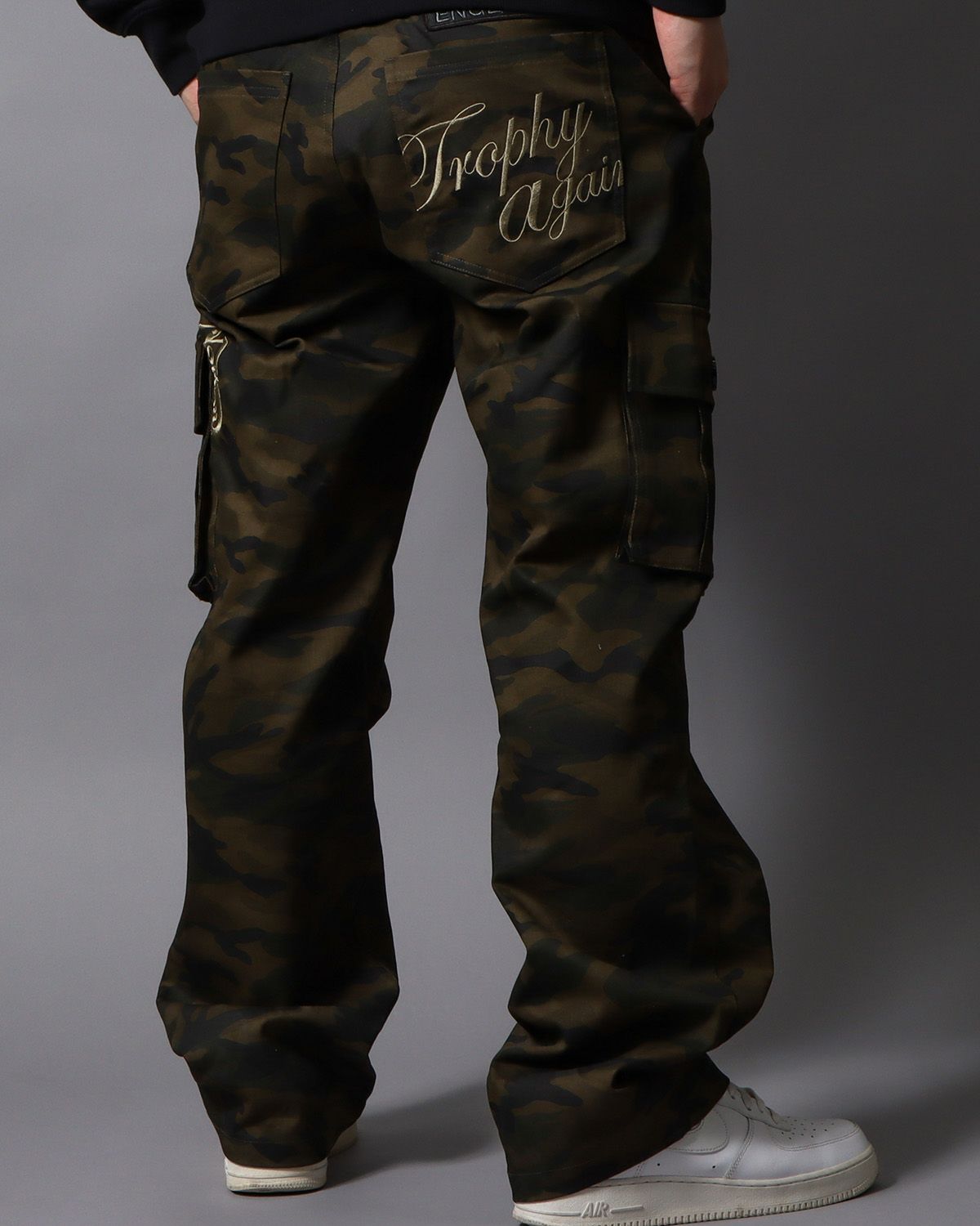 カーキ：178cm/75kg(Lサイズ着用)