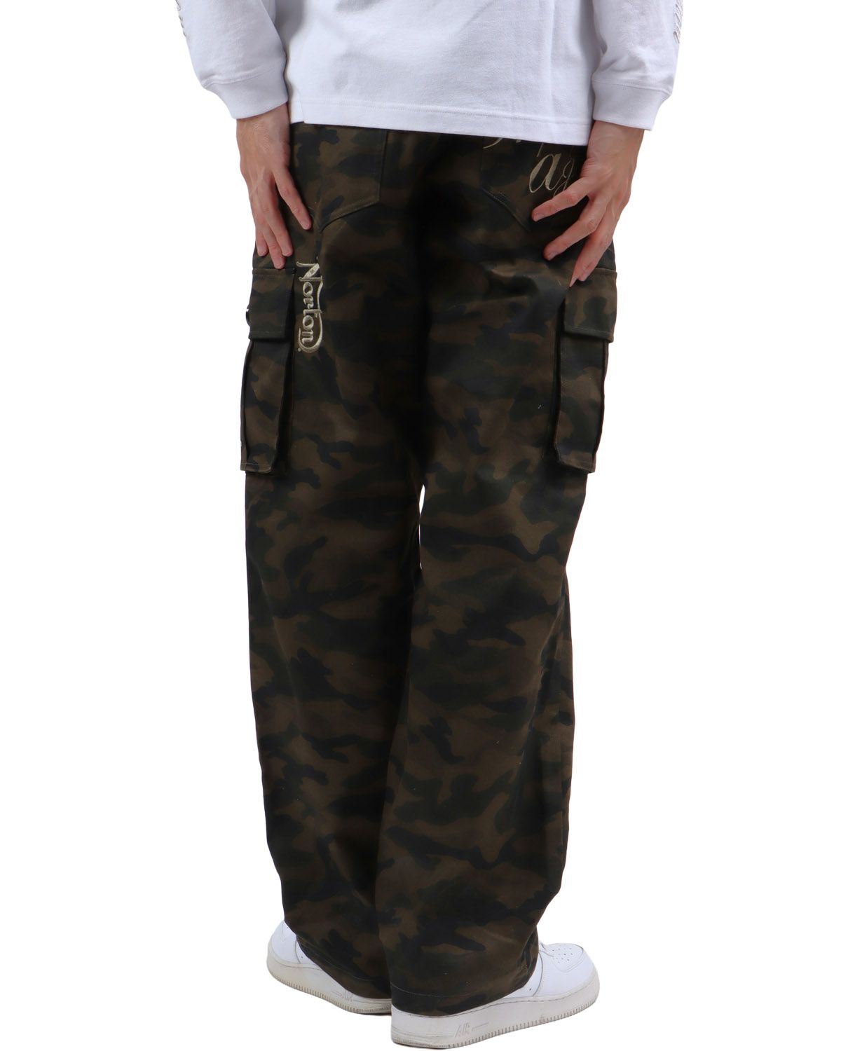 カーキ：183cm62kg(Lサイズ着用)