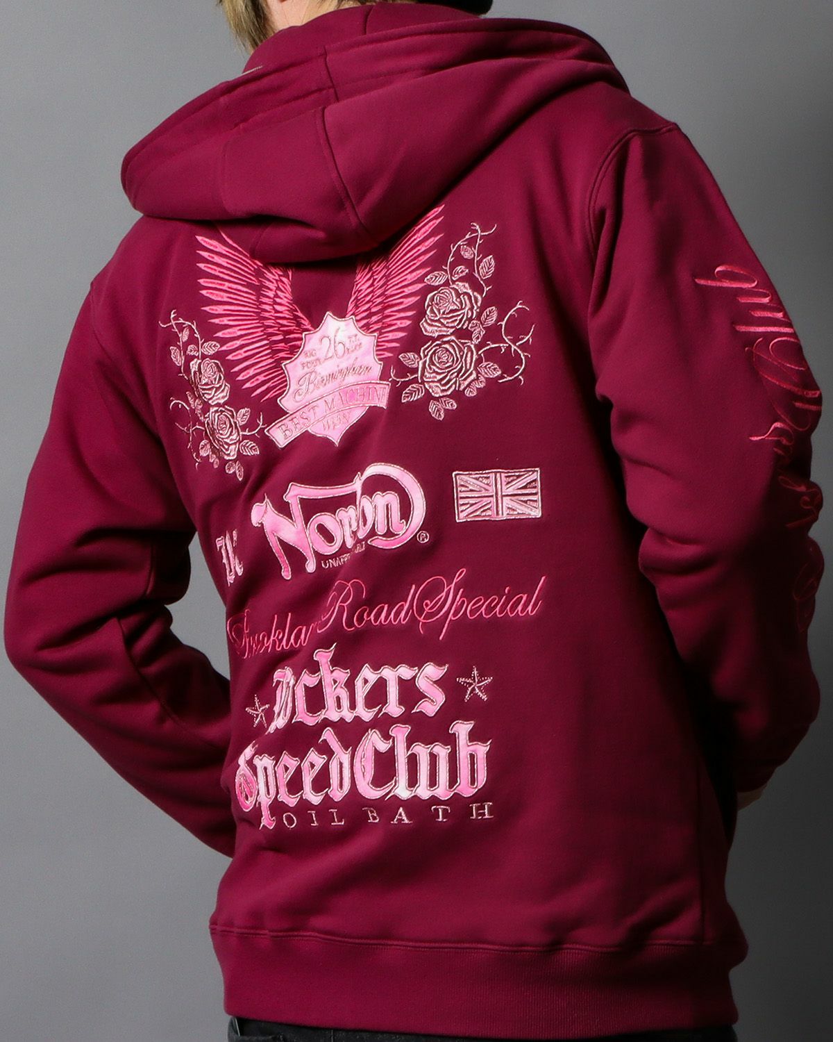 ワイン：178cm/75kg(Lサイズ着用)