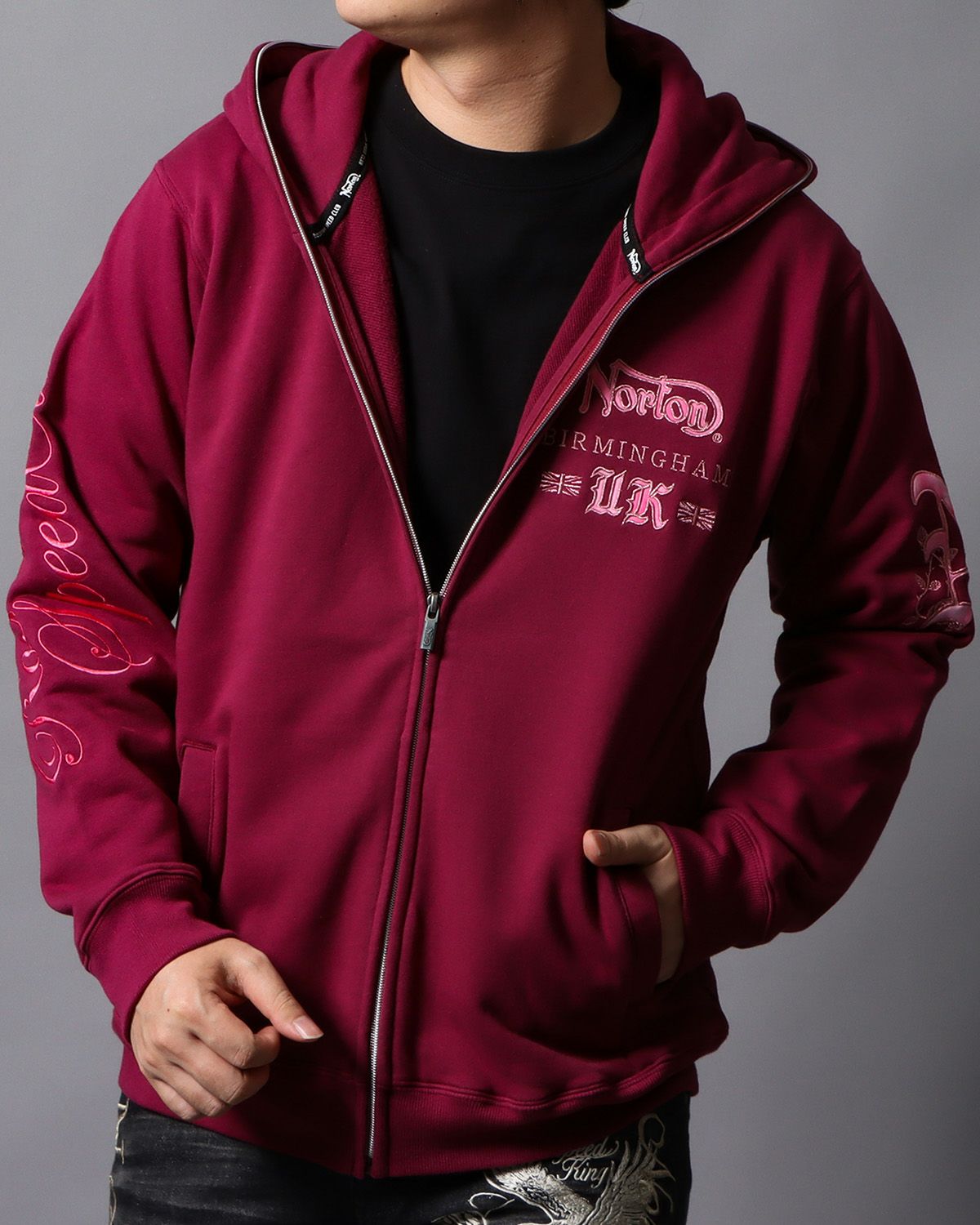 ワイン：178cm/75kg(Lサイズ着用)