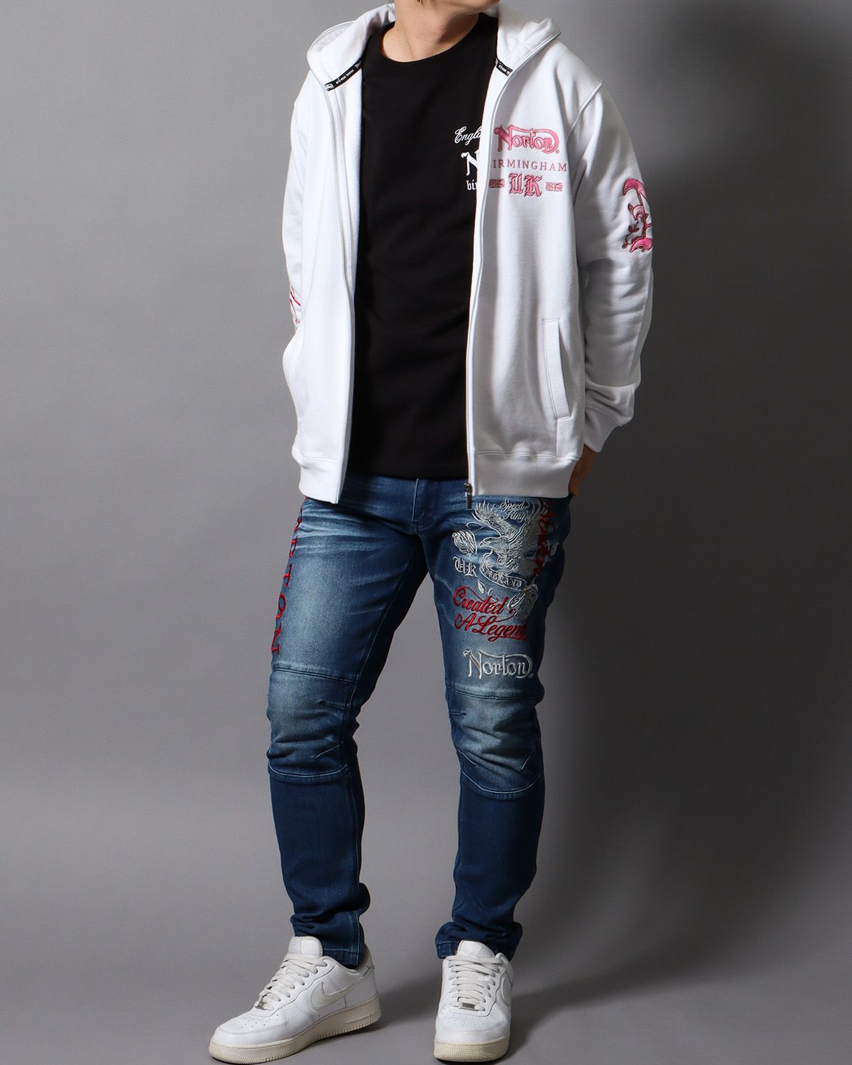 ホワイト：178cm/75kg(Lサイズ着用)