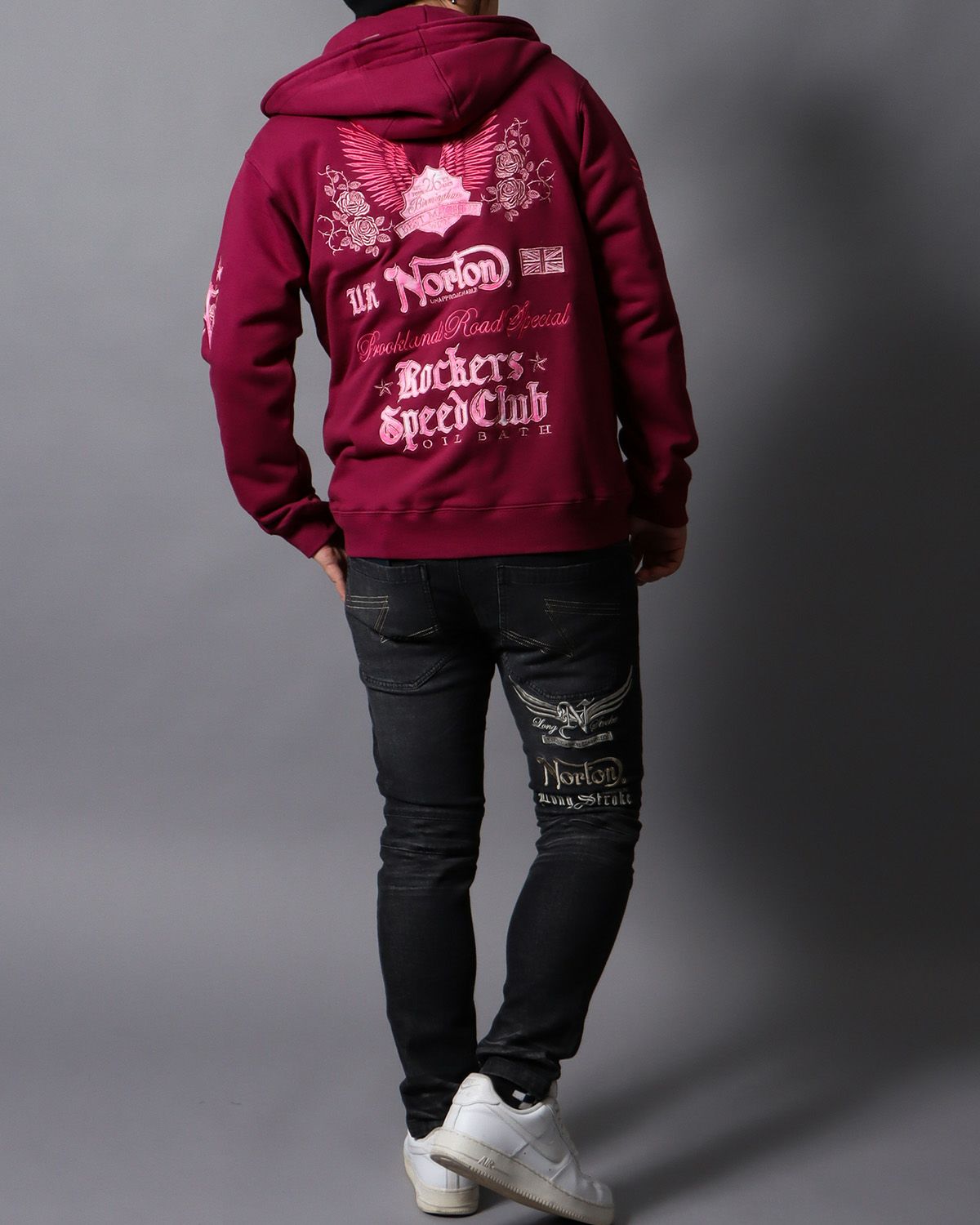 ワイン：178cm/75kg(Lサイズ着用)