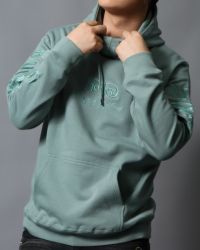 グリーングレー：178cm/75kg(Lサイズ着用)