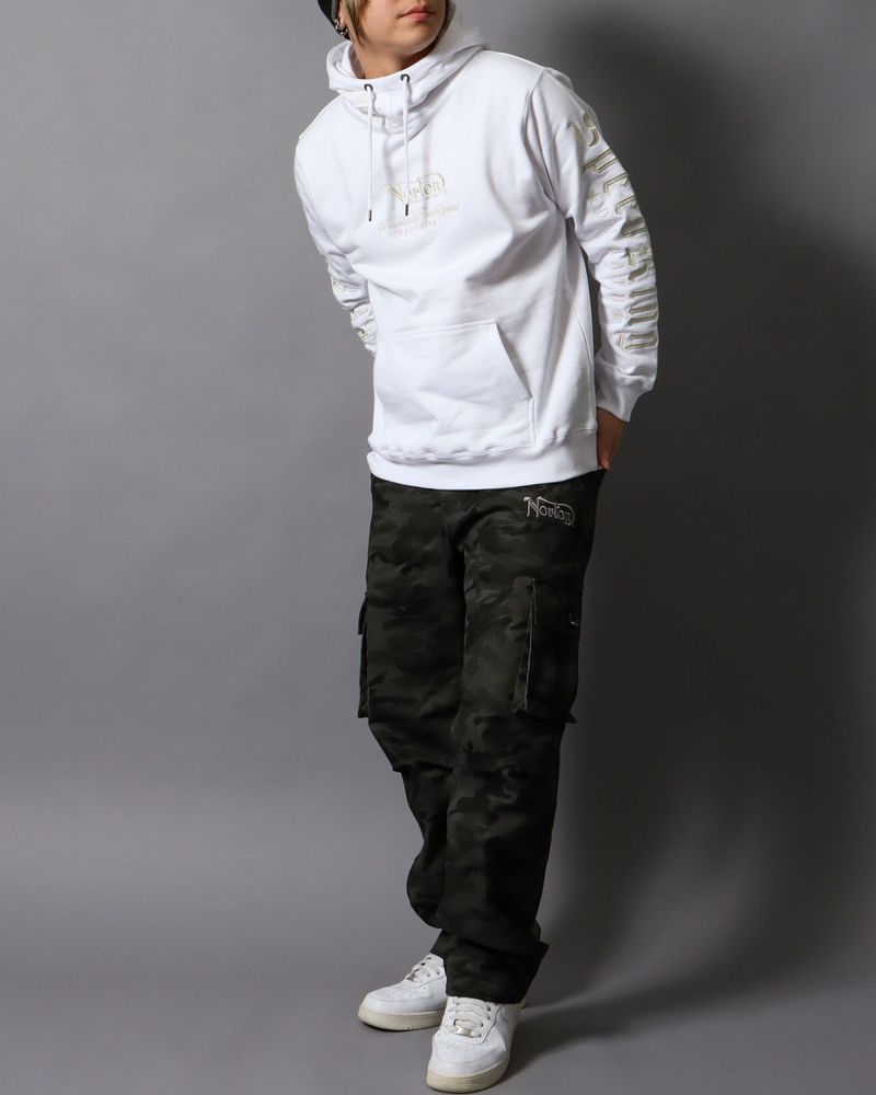 ホワイト：178cm/75kg(Lサイズ着用)