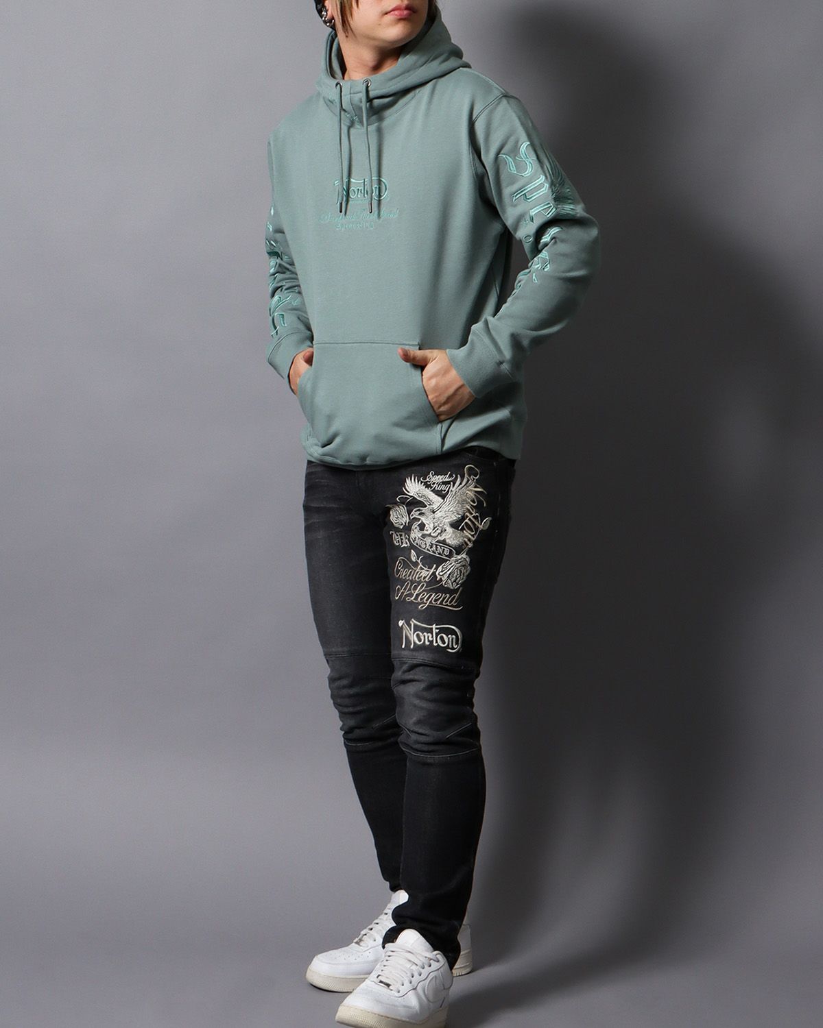 グリーングレー：178cm/75kg(Lサイズ着用)