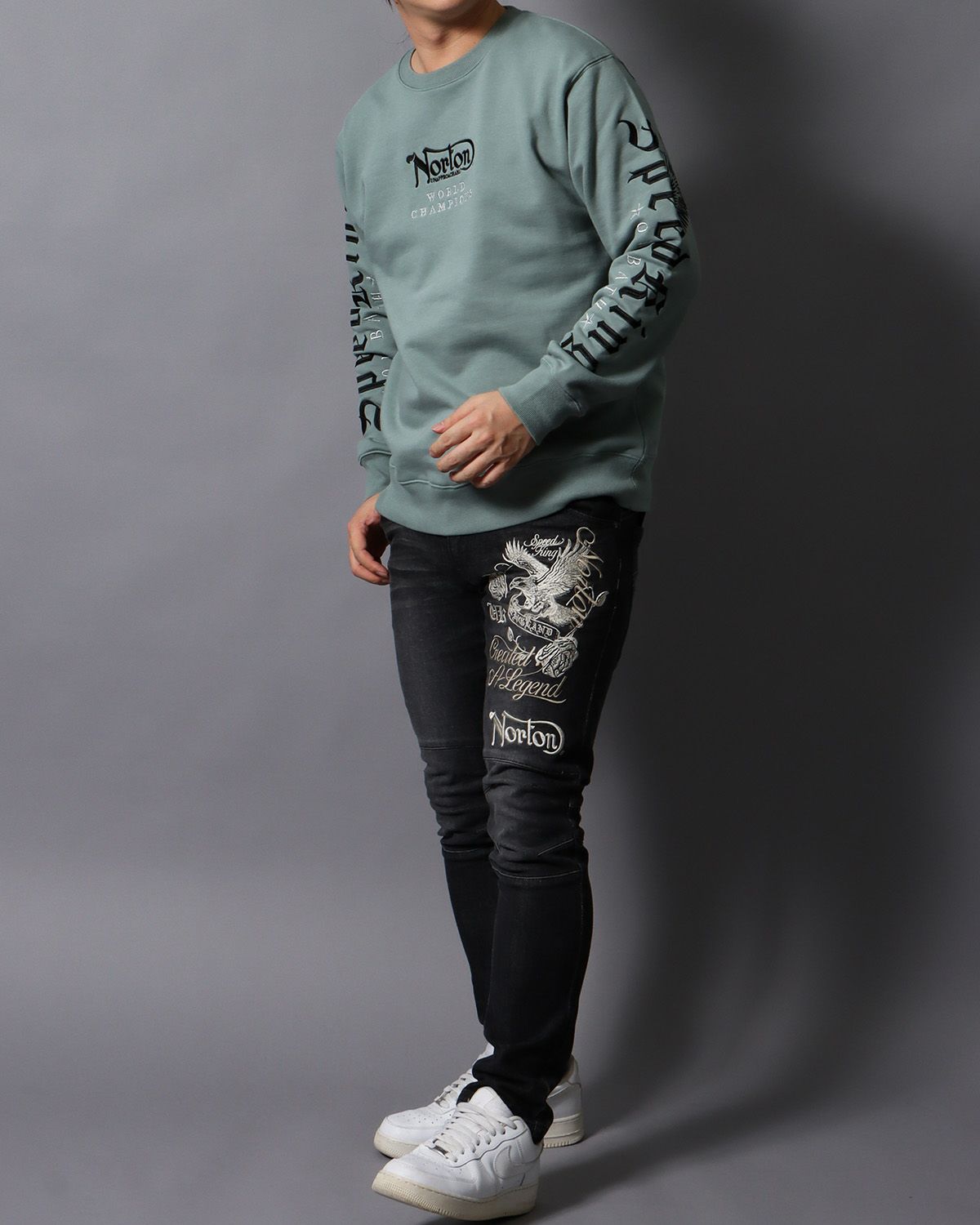 グリーングレー：178cm/75kg(Lサイズ着用)