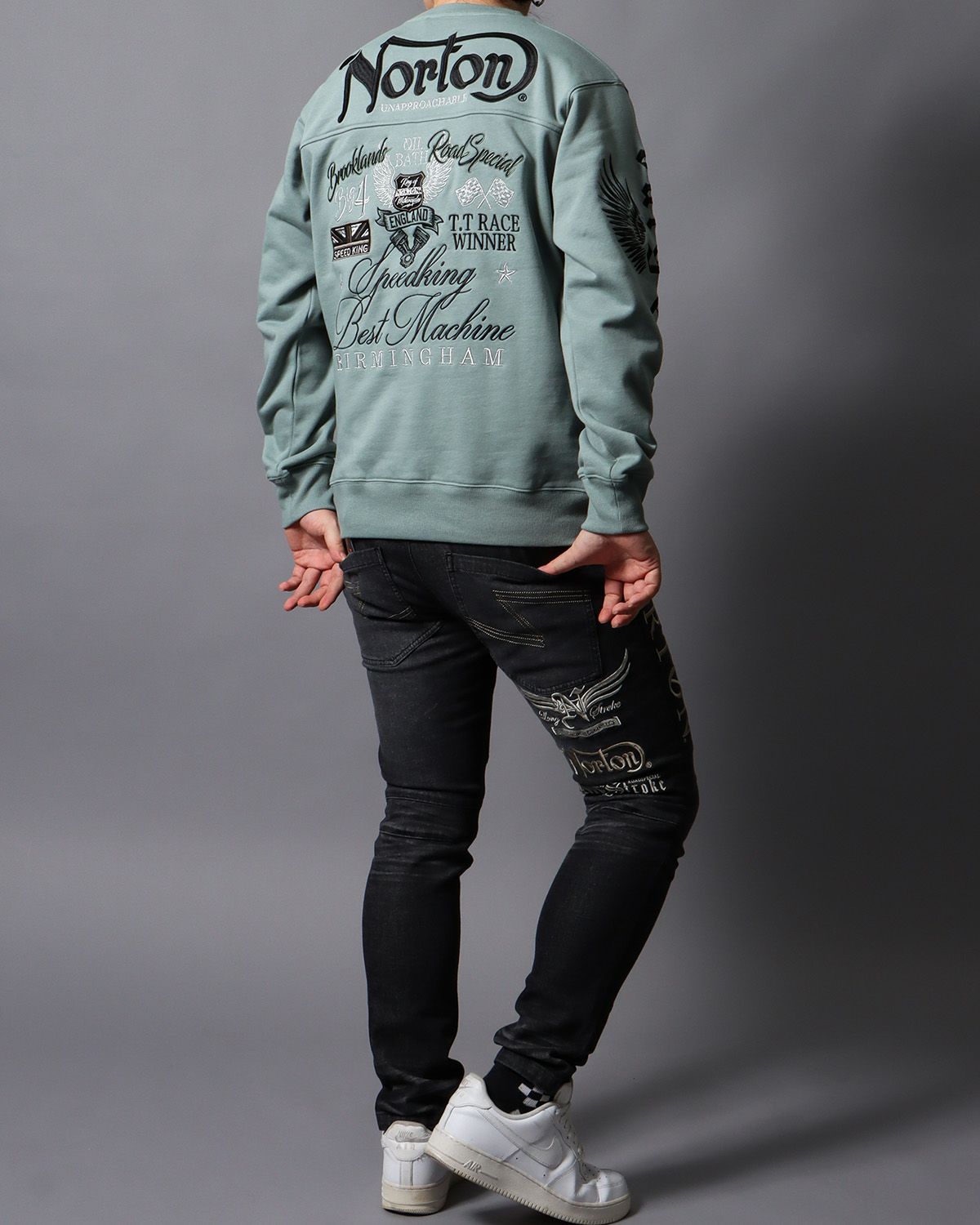 グリーングレー：178cm/75kg(Lサイズ着用)