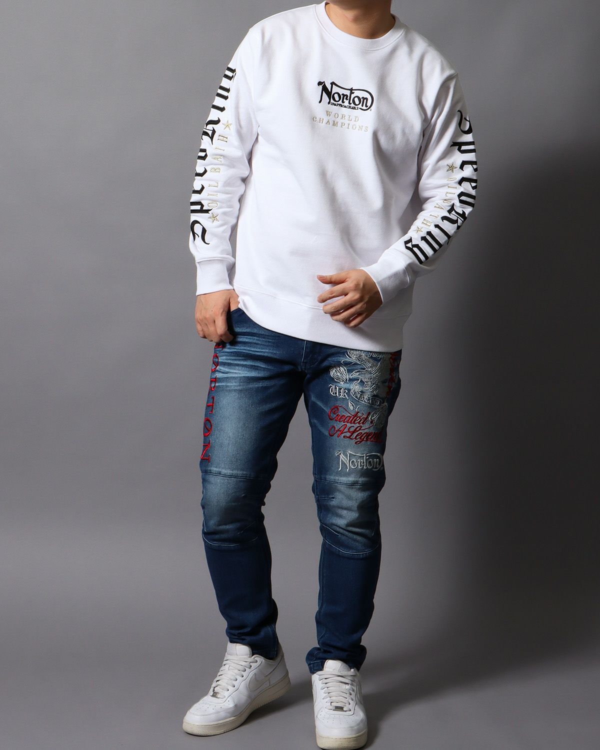 ホワイト：178cm/75kg(Lサイズ着用)