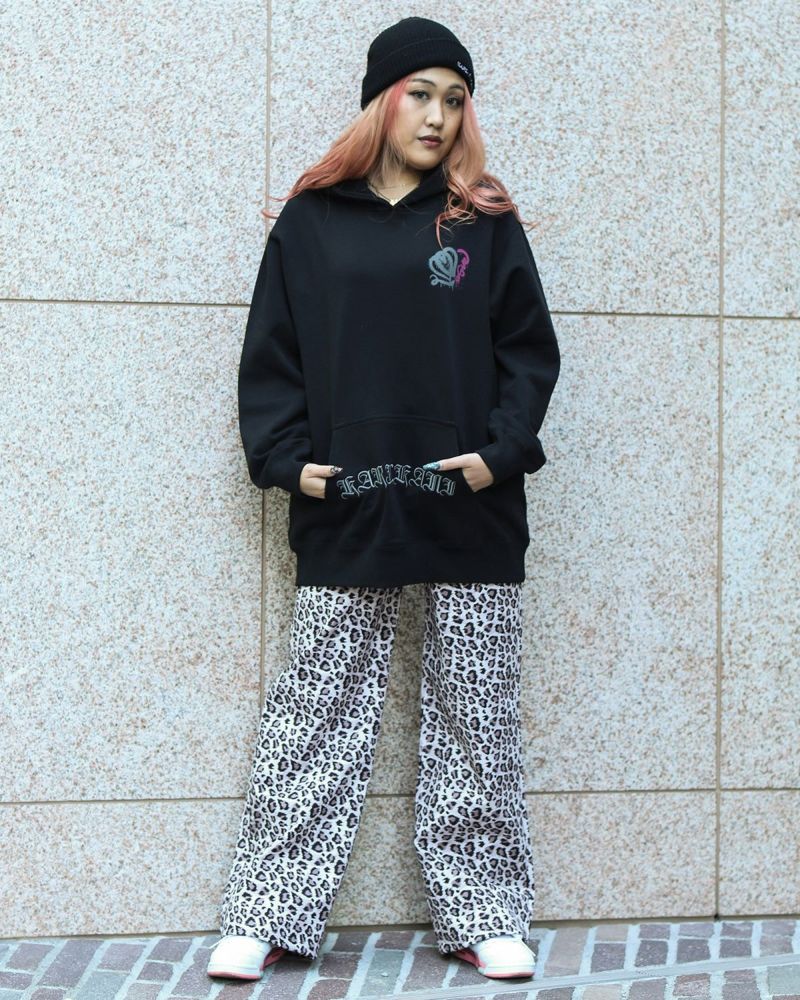 ピンク：167cm(Lサイズ着用)