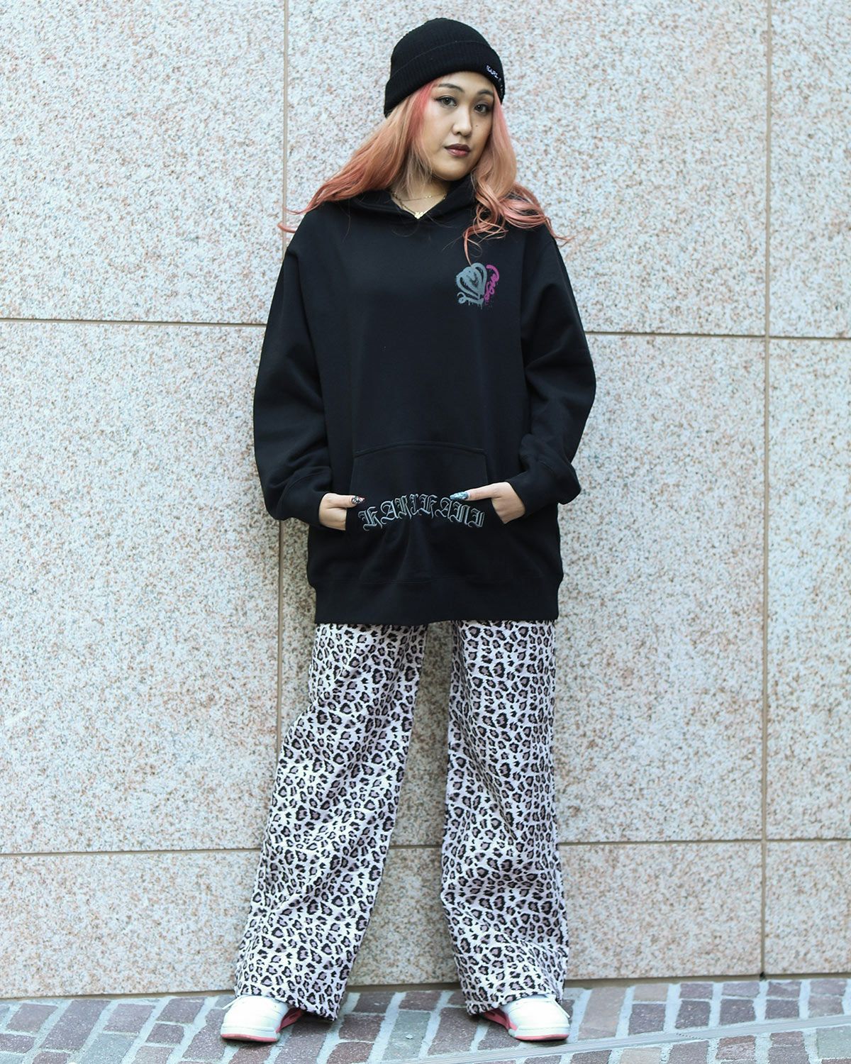 ピンク：167cm(Lサイズ着用)