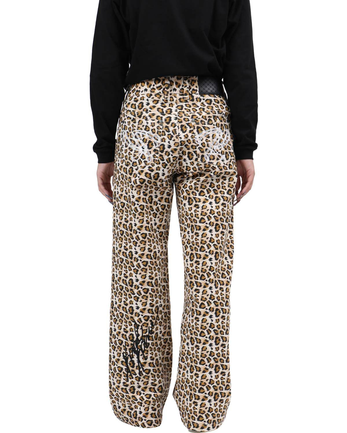 ベージュ：167cm(Lサイズ着用)