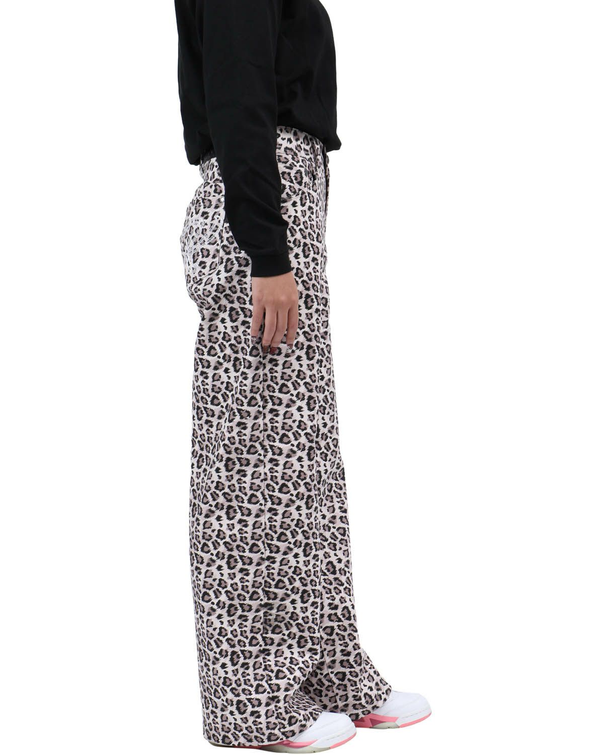 ピンク：167cm(Lサイズ着用)