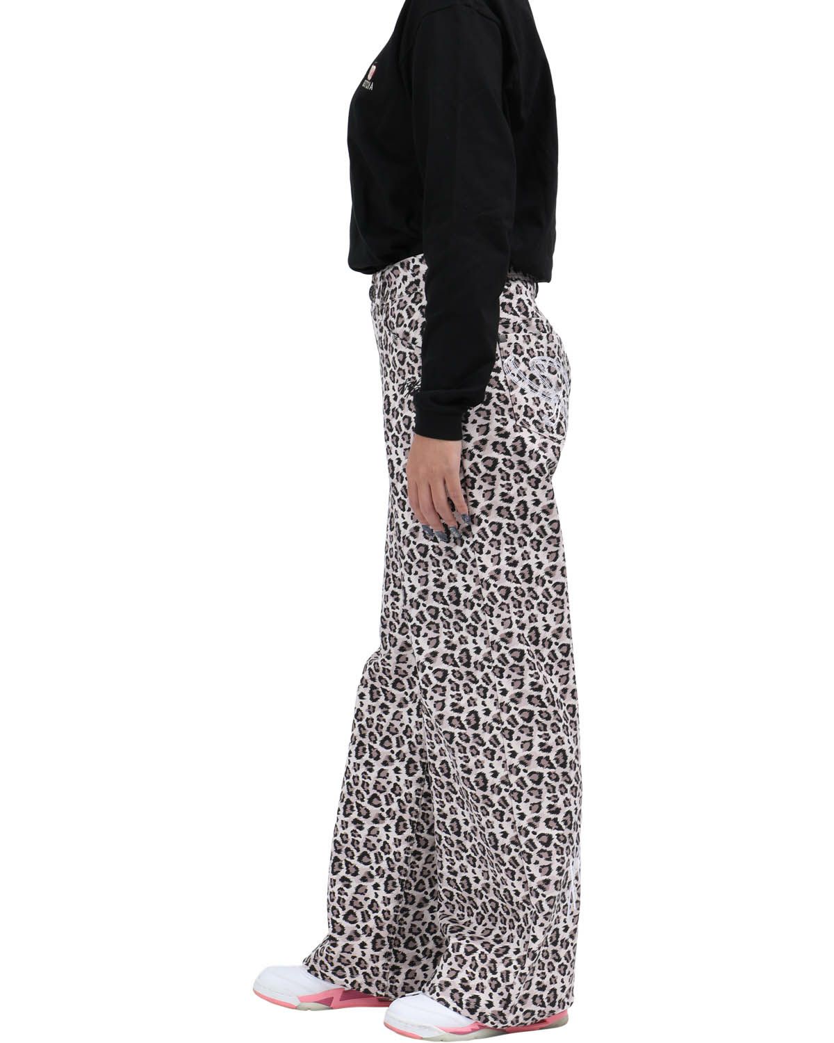 ピンク：167cm(Lサイズ着用)