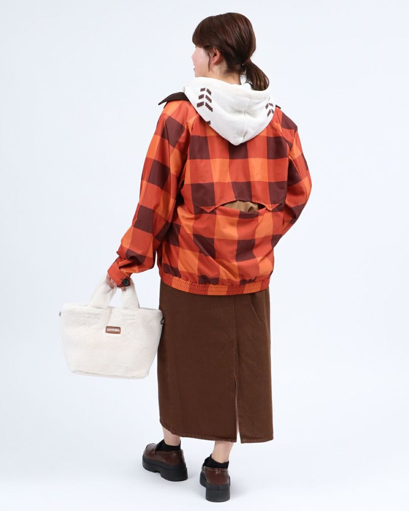 オレンジ：157cm(Lサイズ着用)