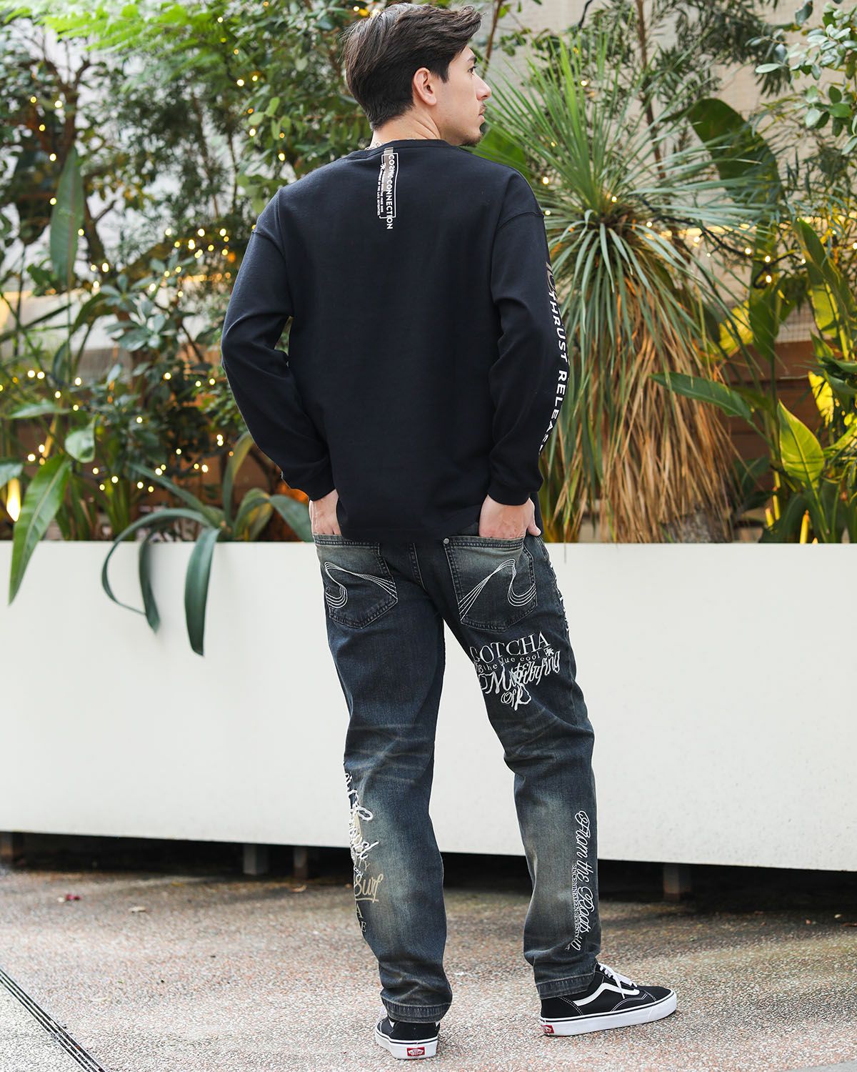 インディゴ：180cm/70kg(Lサイズ着用)