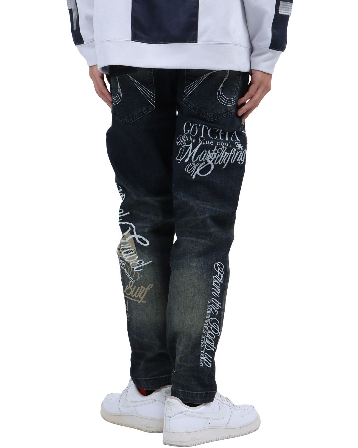 インディゴ：183cm62kg(Lサイズ着用)