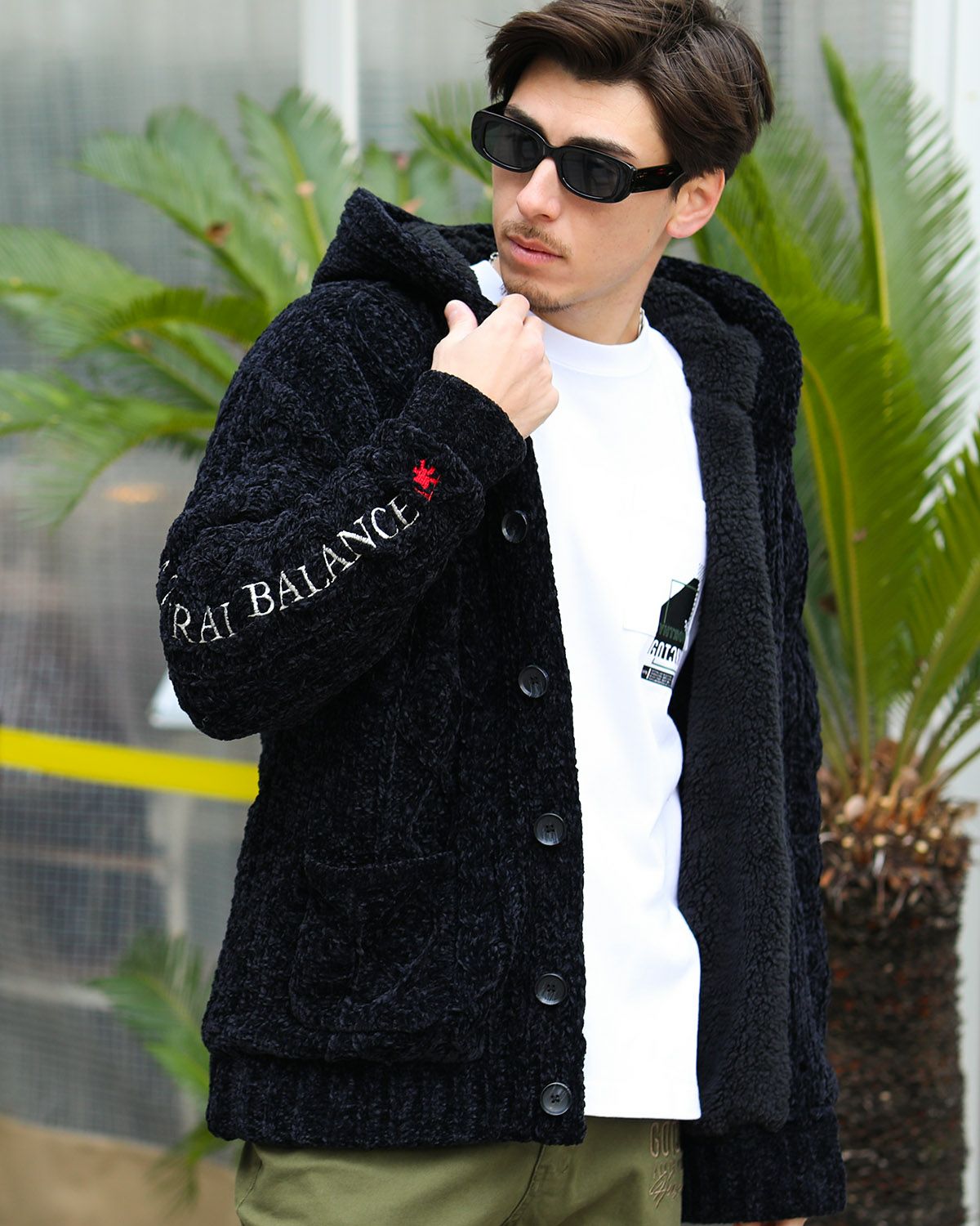 ブラック：180cm/70kg(Lサイズ着用)