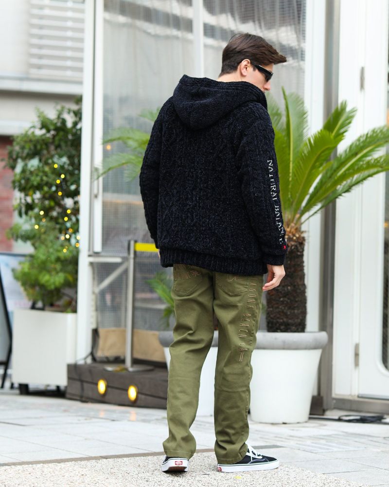 ブラック：180cm/70kg(Lサイズ着用)