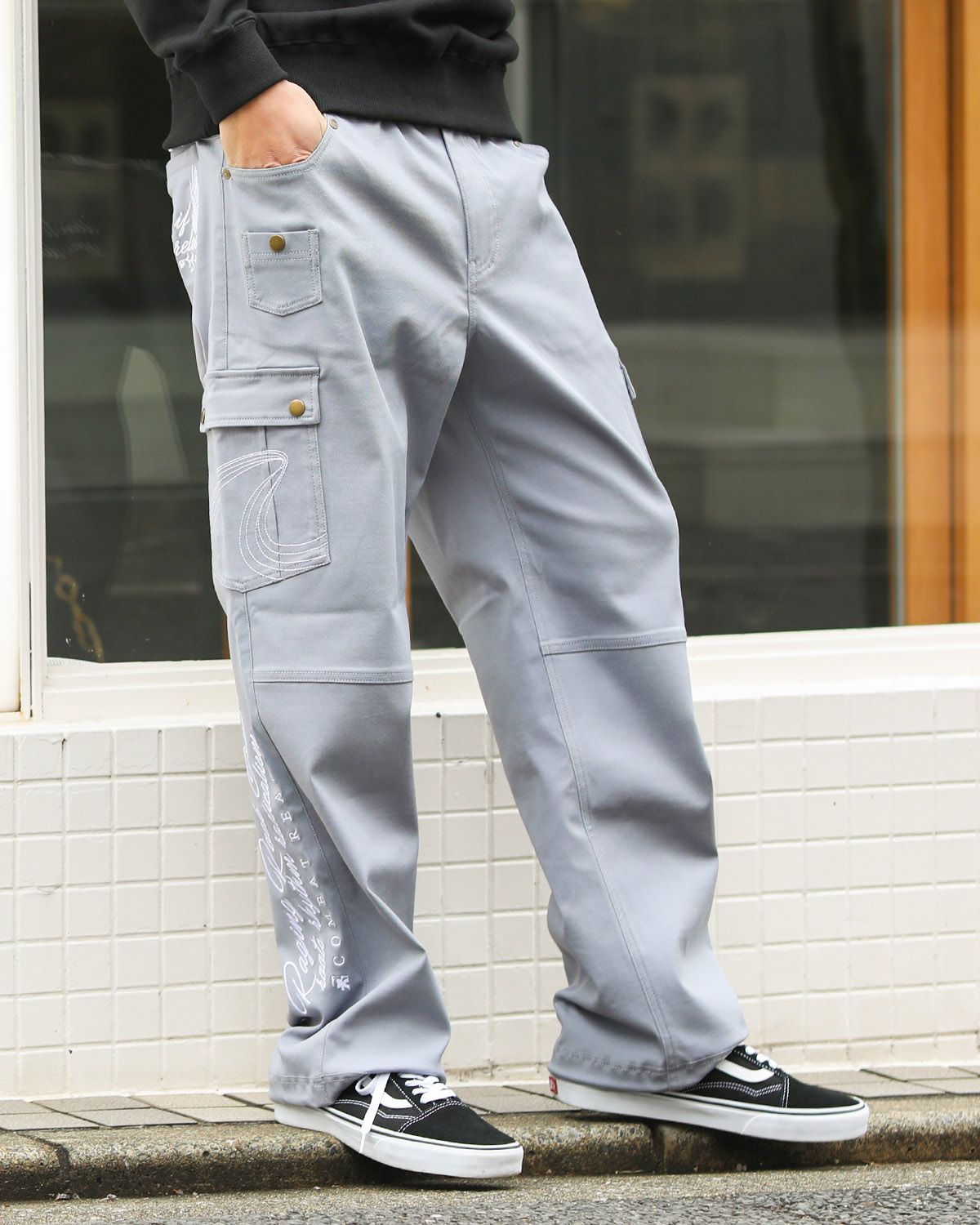 グレー：180cm/70kg(Lサイズ着用)