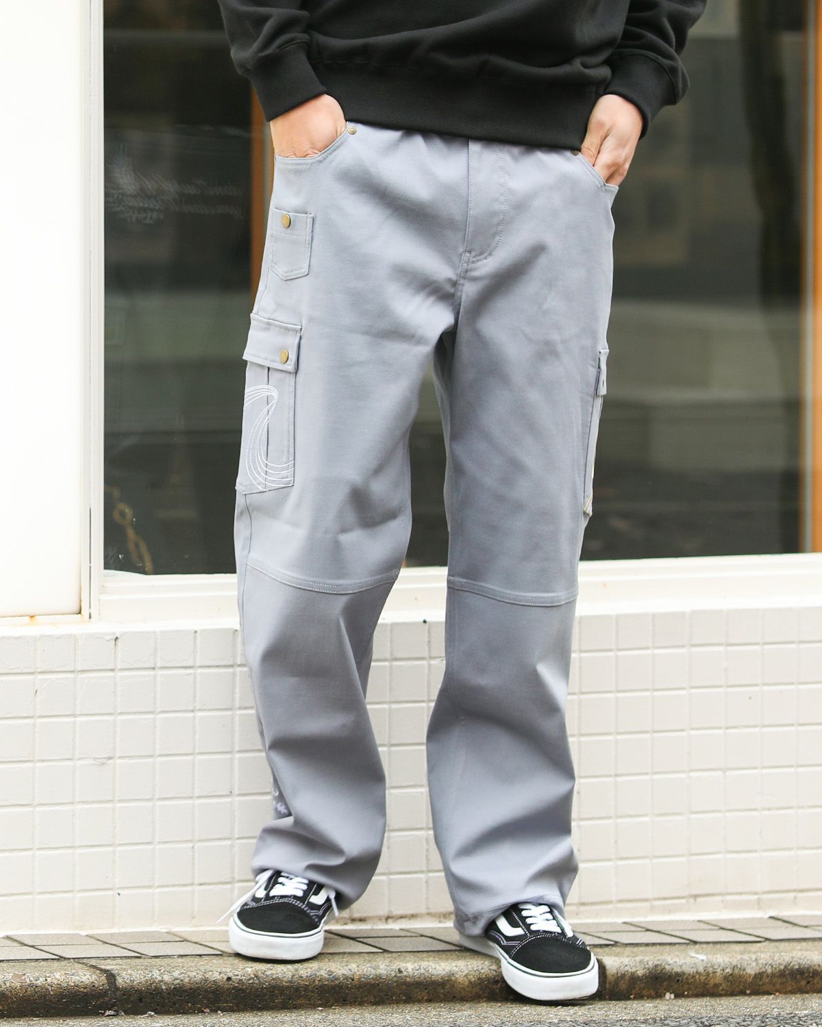 グレー：180cm/70kg(Lサイズ着用)