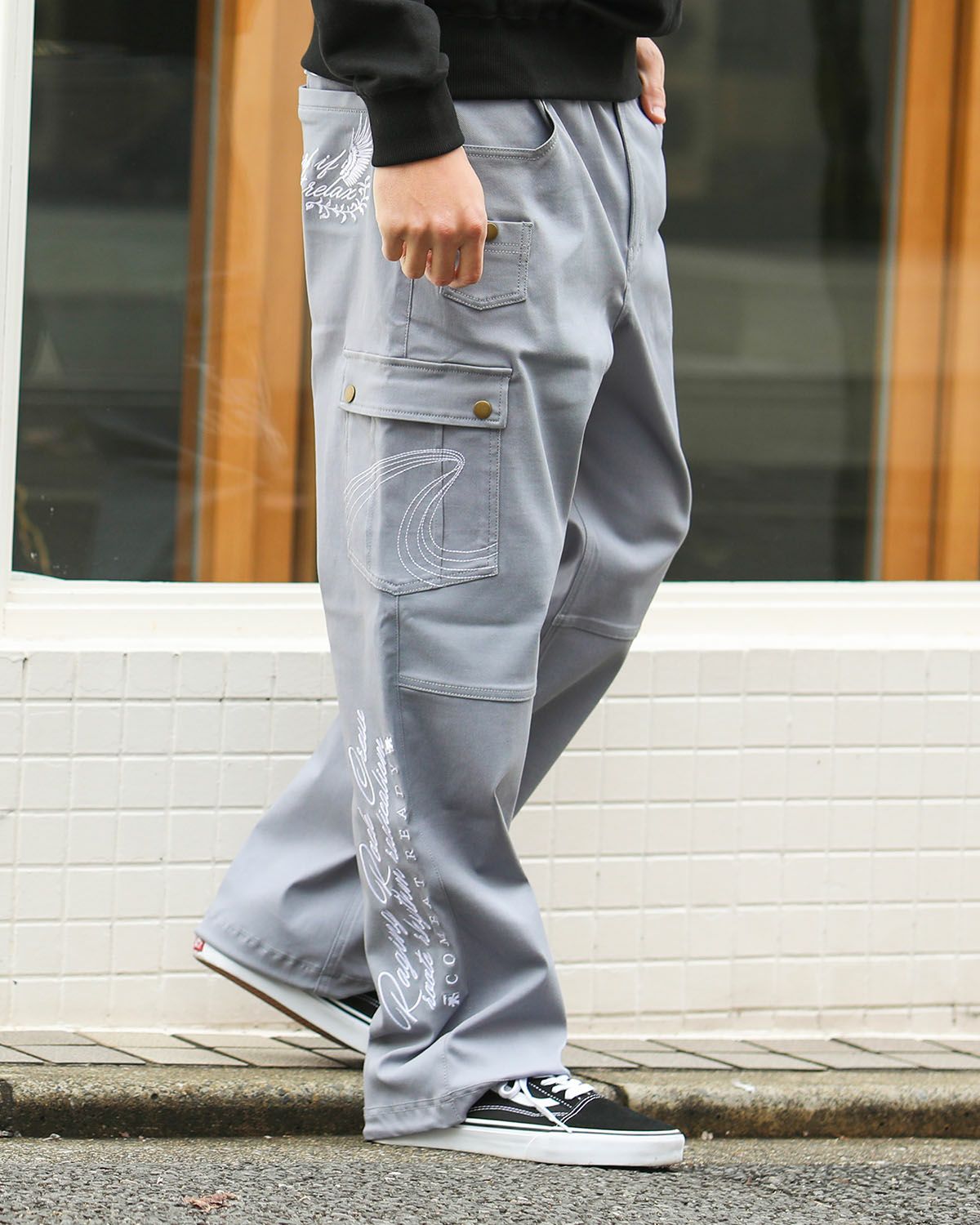 グレー：180cm/70kg(Lサイズ着用)