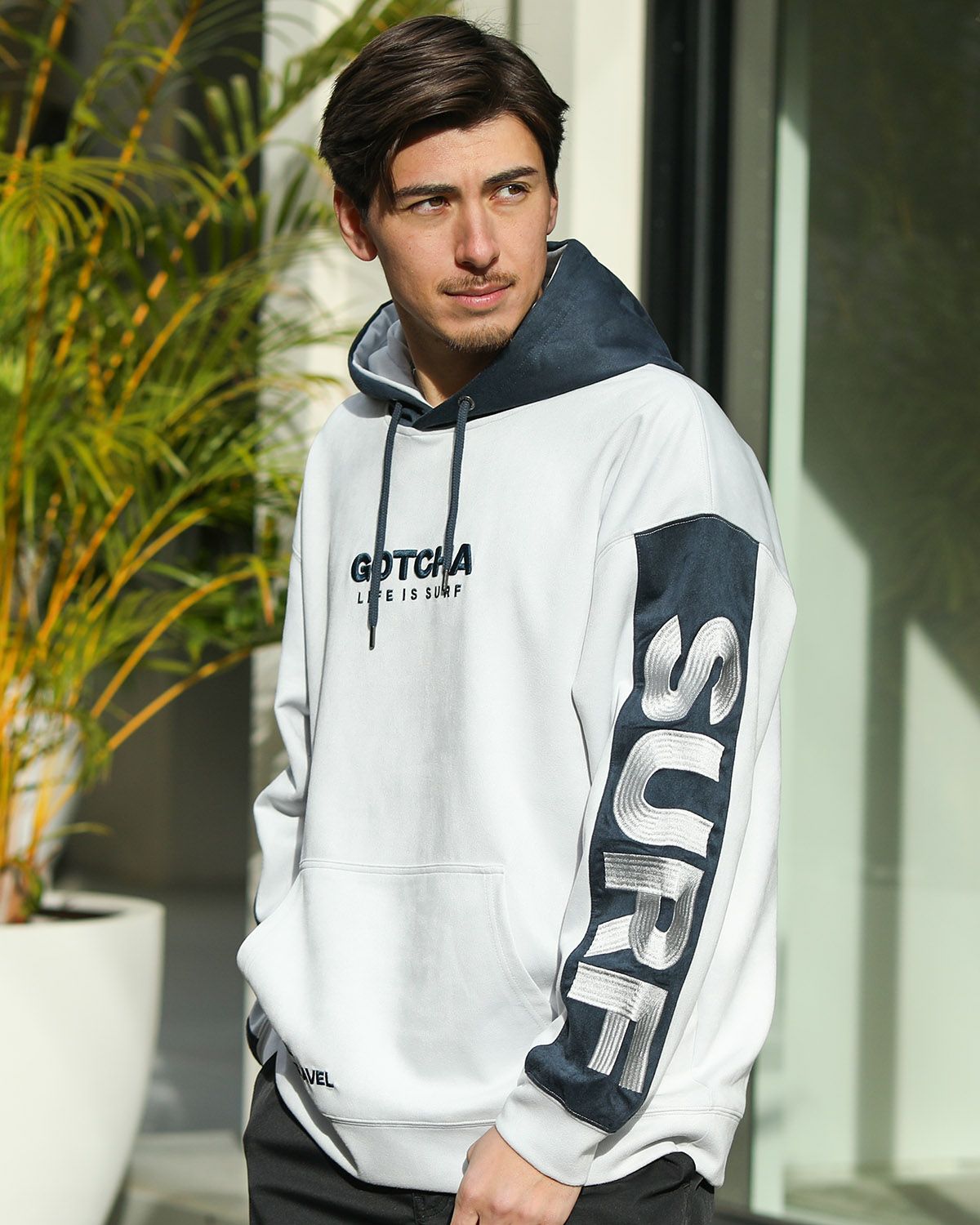 ライトグレー：180cm/70kg(Lサイズ着用)