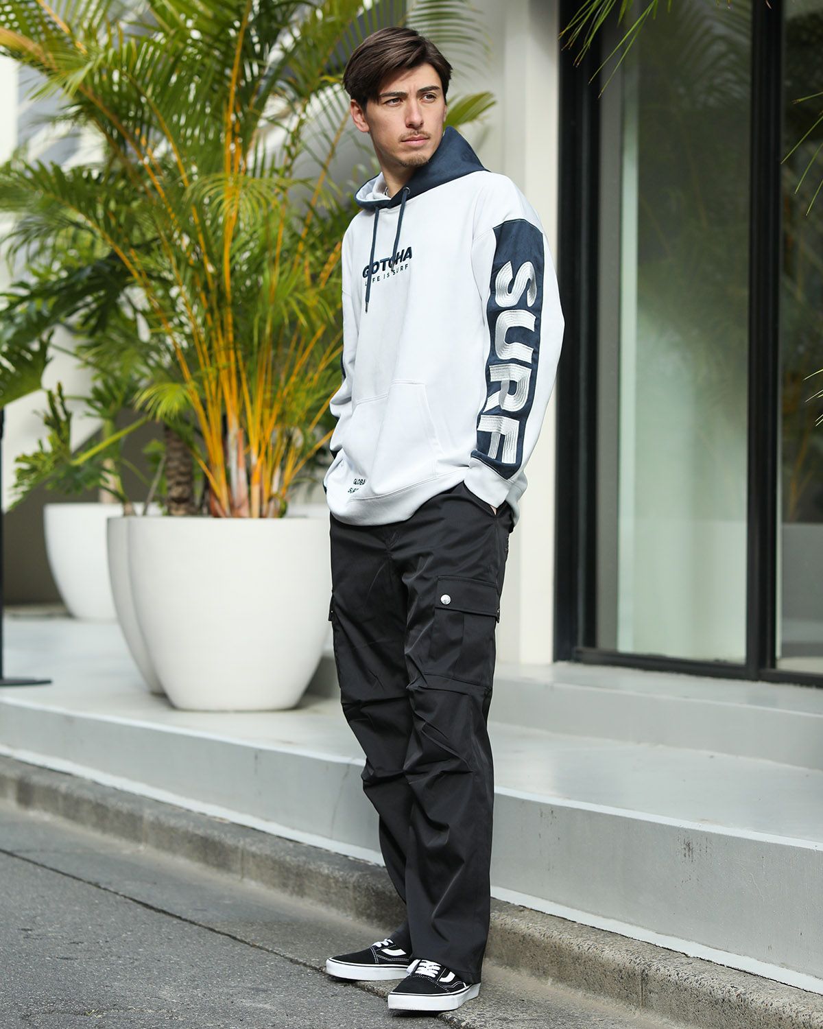 ライトグレー：180cm/70kg(Lサイズ着用)