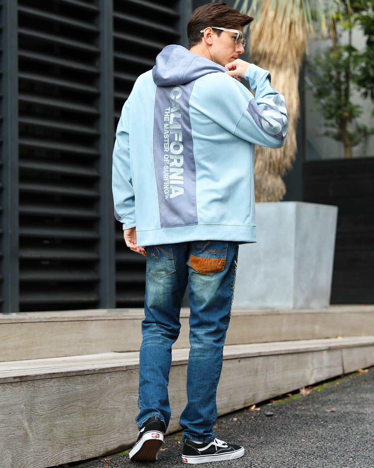 ブルー：180cm/70kg(Lサイズ着用)